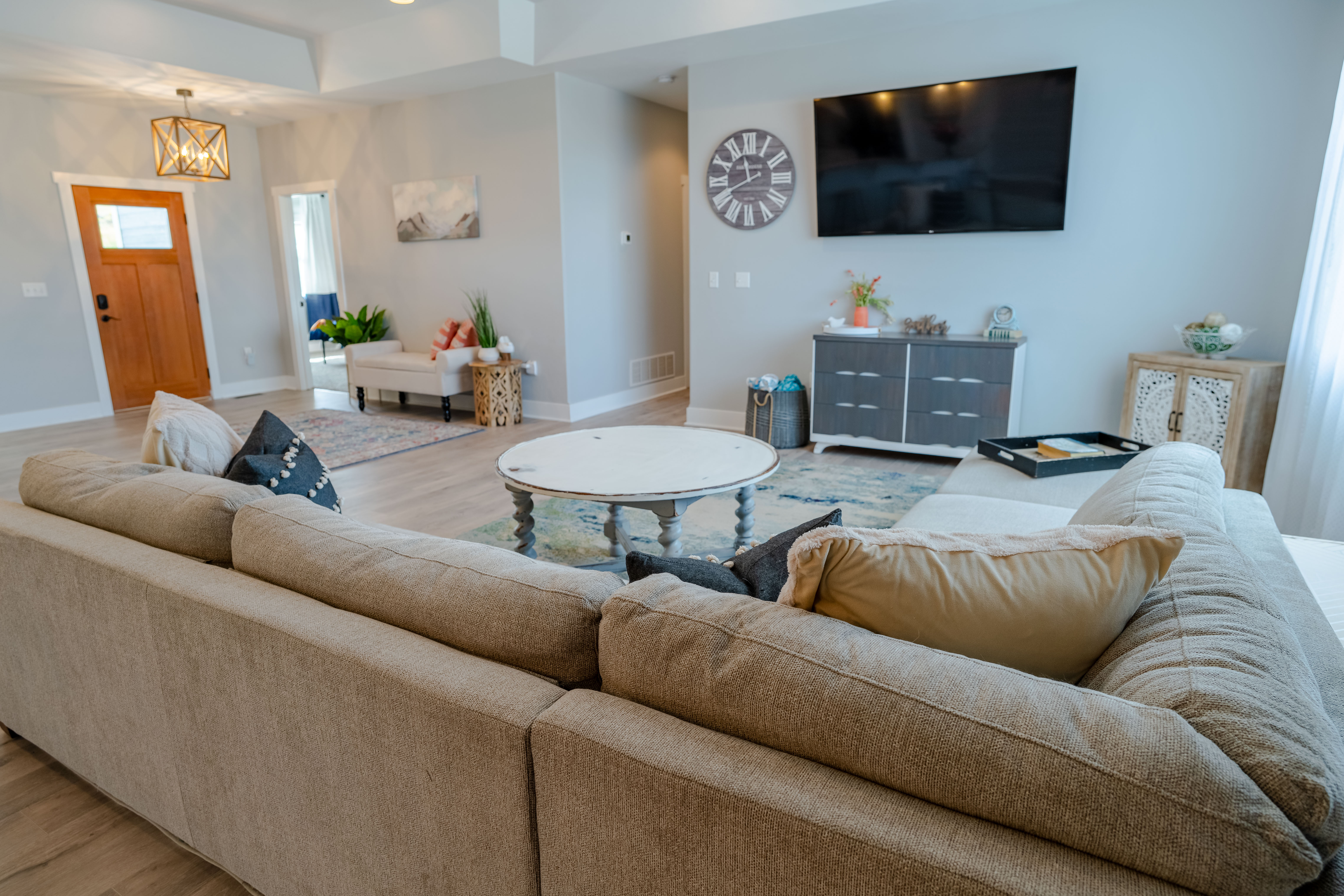 Montana City, Montana, 59634, United States, 8 Bedrooms Bedrooms, ,5 BathroomsBathrooms,Residential,For Sale,1977142