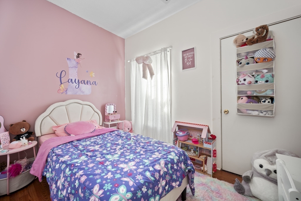 Lynn, Massachusetts, 01902, United States, 5 Bedrooms Bedrooms, ,3 BathroomsBathrooms,Residential,For Sale,1996647