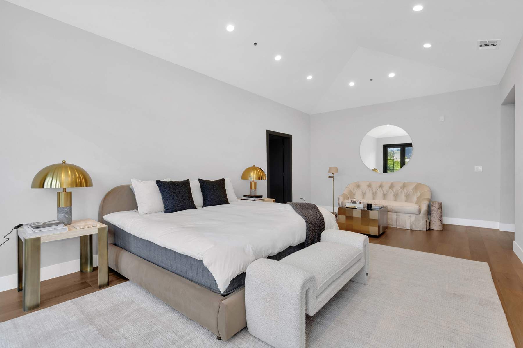  8671 Clifton Way - 物件實景