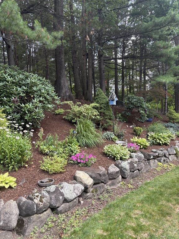 Middleton, Massachusetts, 01949, United States, 4 Bedrooms Bedrooms, ,3 BathroomsBathrooms,Residential,For Sale,1904457