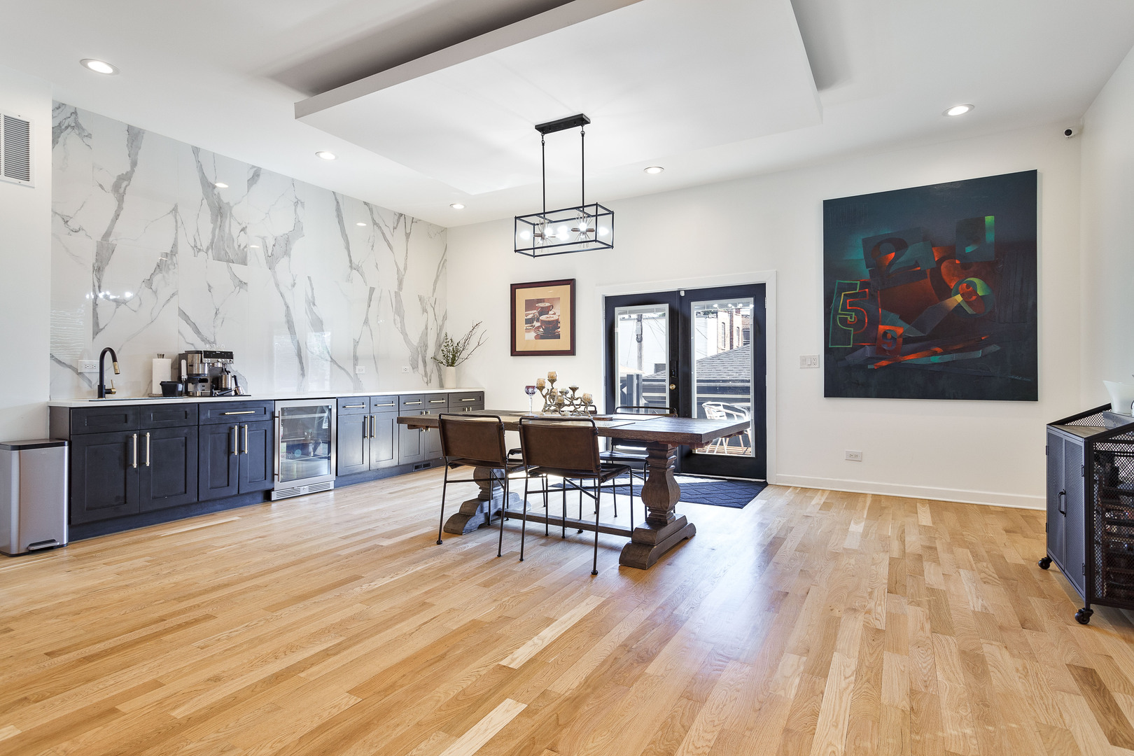 Chicago, Illinois, 60651, United States, 5 Bedrooms Bedrooms, ,6 BathroomsBathrooms,Residential,For Sale,1988146