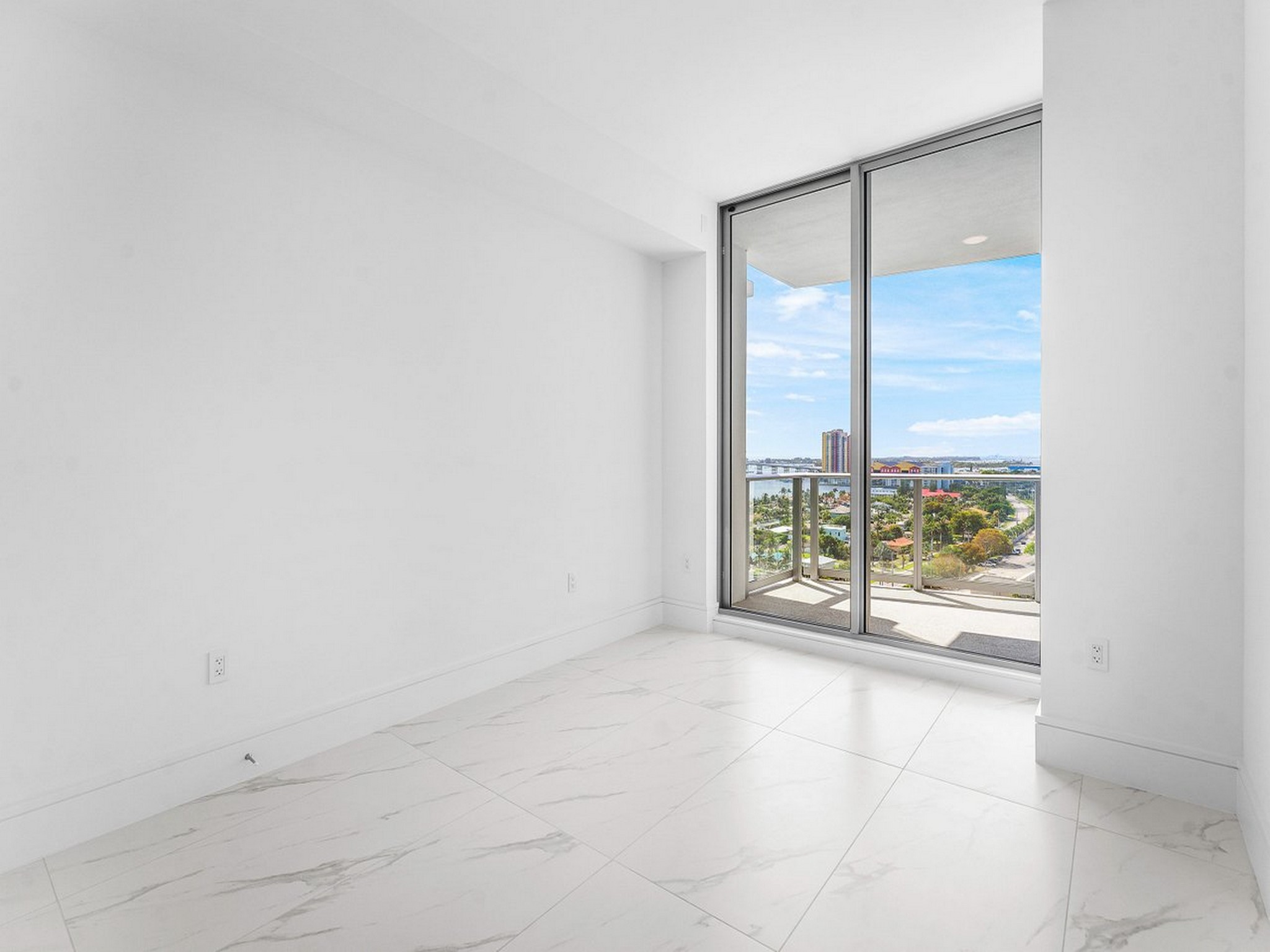  220 Lake Shore Drive, Lake Park, FL, 33403 - 物件實景