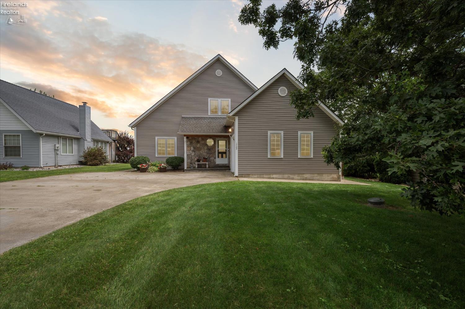 Put-In-Bay, Ohio, 43456, United States, 5 Bedrooms Bedrooms, ,3 BathroomsBathrooms,Residential,For Sale,1979918