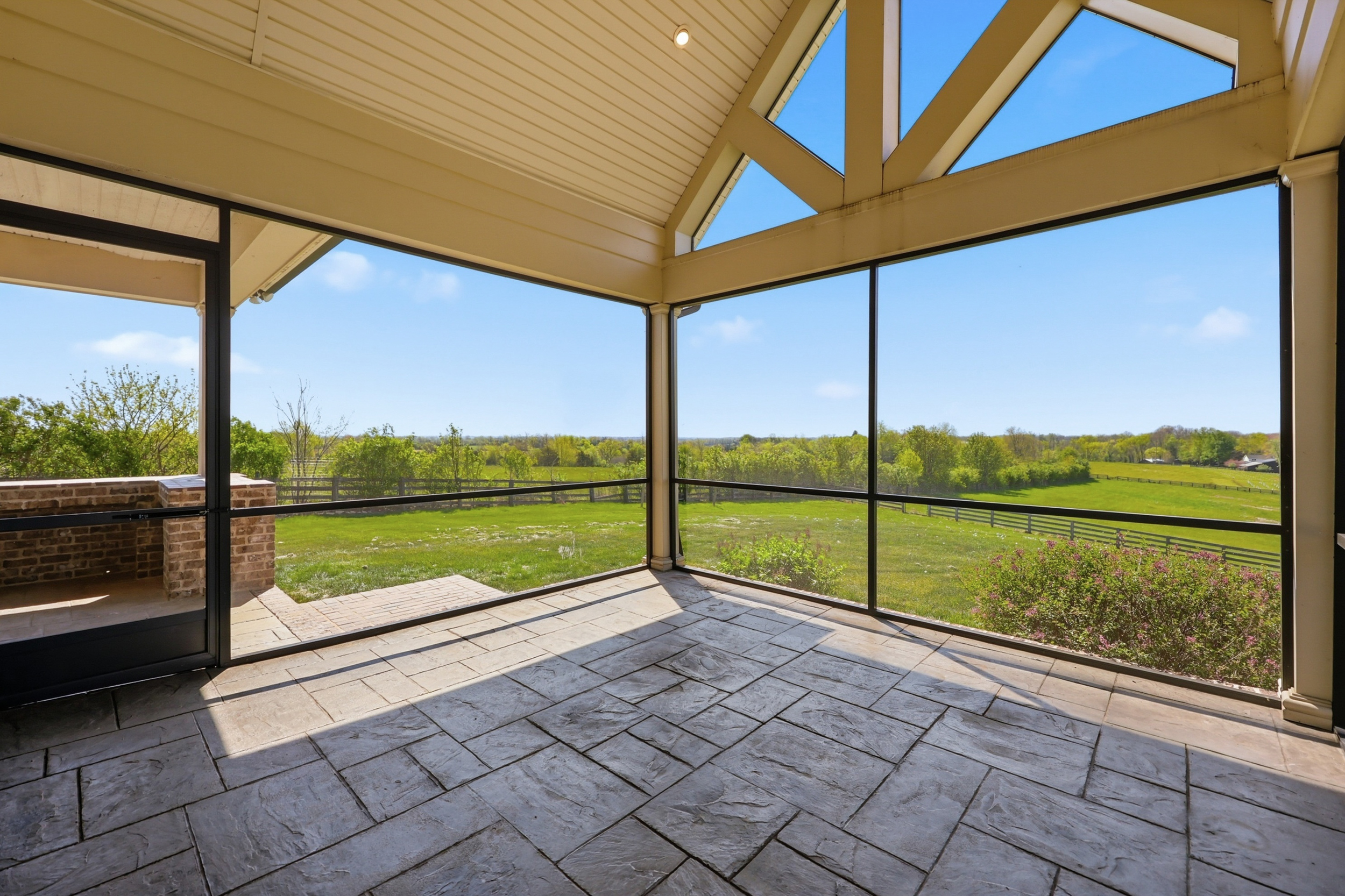  5142 Whites Lane - 物件實景