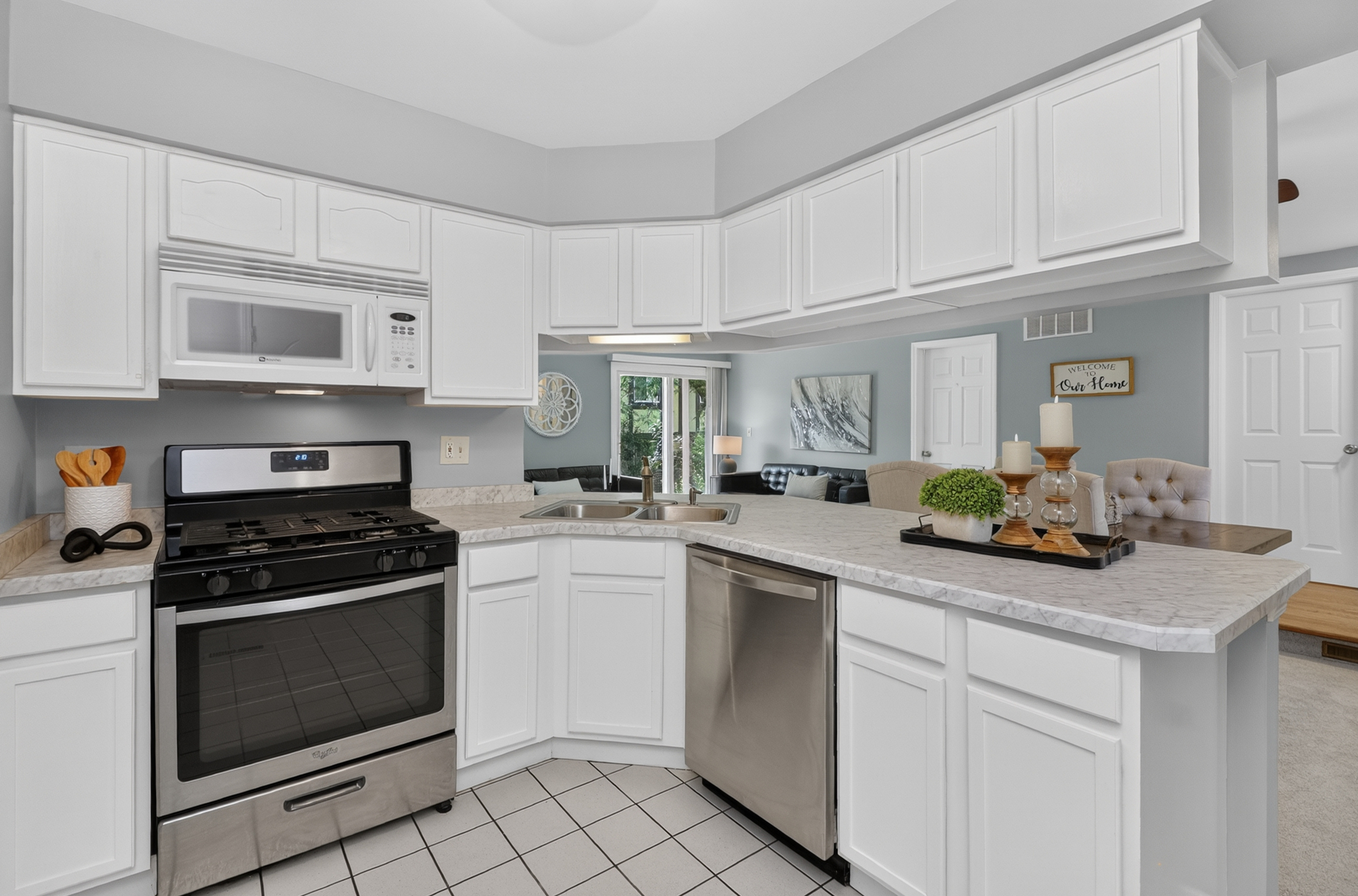  Two Bedrooms Condo, Each with a Bath, on Opposite Sides of the Family Room - 物件實景