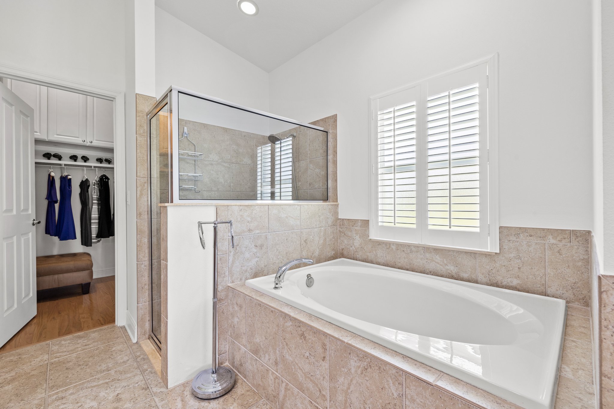 Dade City, Florida, 33525, United States, 4 Bedrooms Bedrooms, ,3 BathroomsBathrooms,Residential,For Sale,1854266