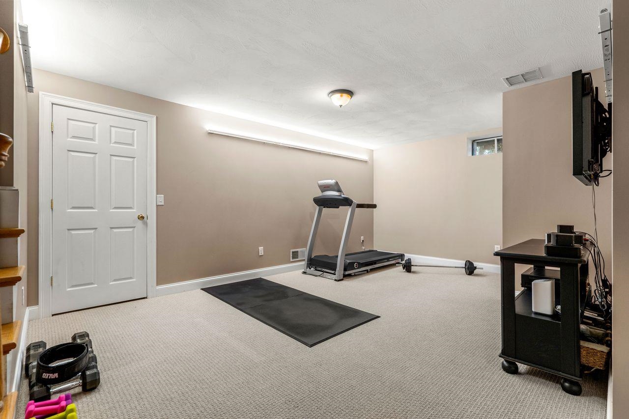 Manchester, New Hampshire, 03104, United States, 4 Bedrooms Bedrooms, ,3 BathroomsBathrooms,Residential,For Sale,1934324