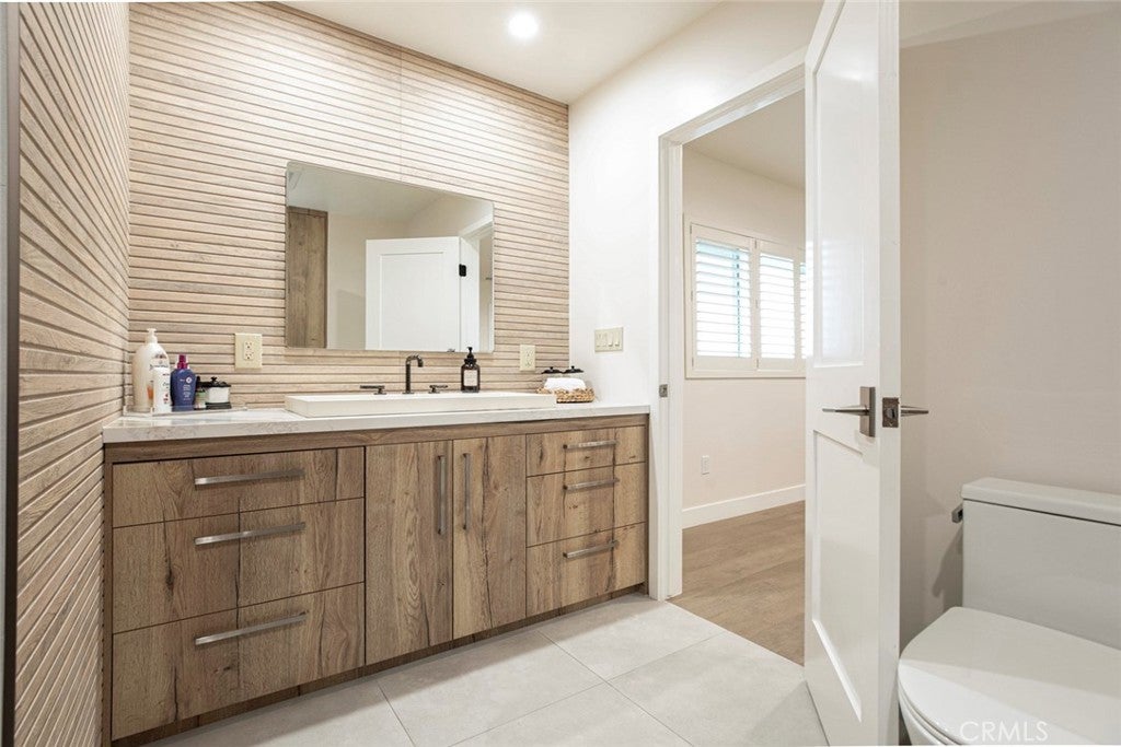 Granada Hills, California, 91344, United States, 4 Bedrooms Bedrooms, ,3 BathroomsBathrooms,Residential,For Sale,1993417