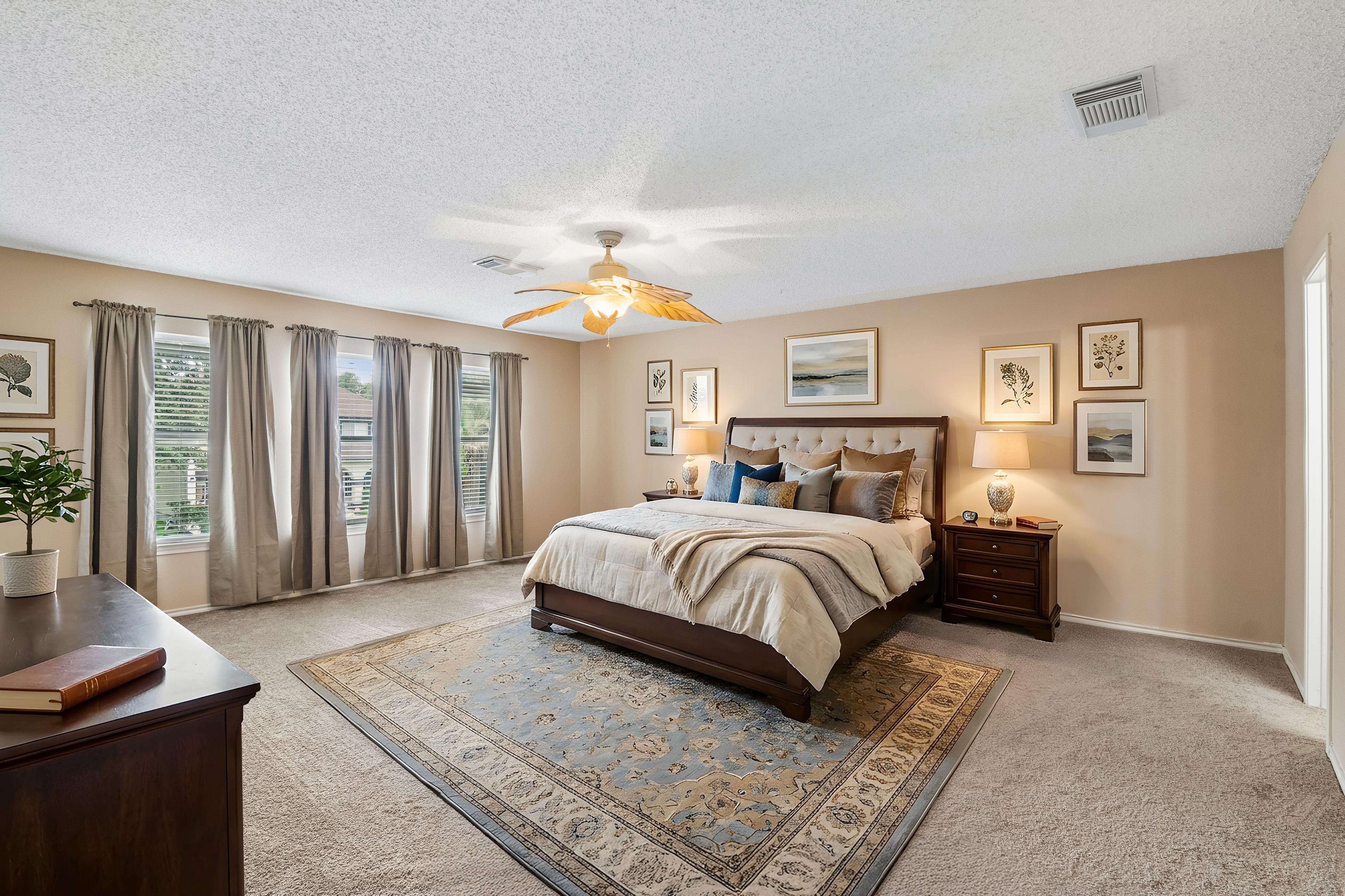  Stylish Two-Story in Huntington Place - 物件實景