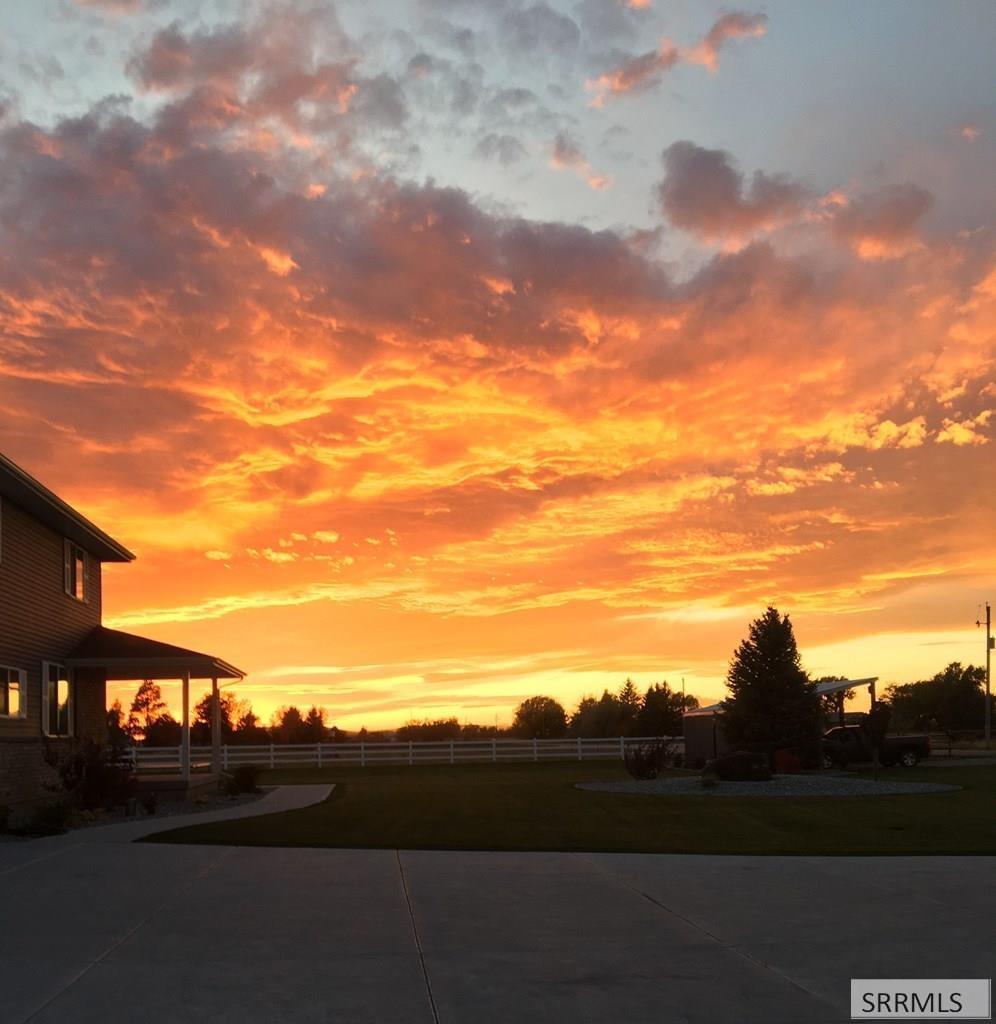 IDAHO FALLS, Idaho, 83401, United States, 5 Bedrooms Bedrooms, ,4 BathroomsBathrooms,Residential,For Sale,1895056