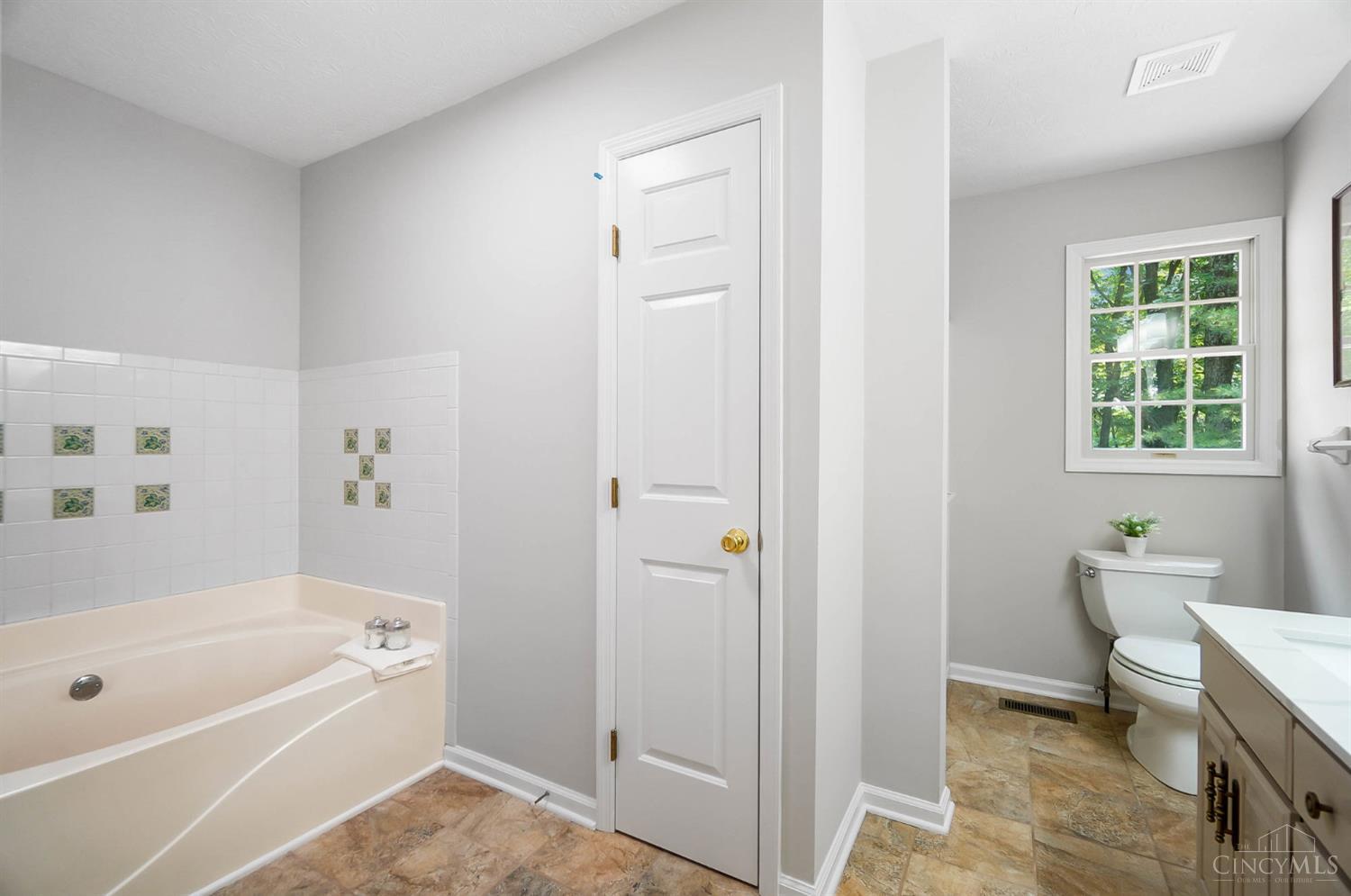 Union Twp, Ohio, 45036, United States, 3 Bedrooms Bedrooms, ,3 BathroomsBathrooms,Residential,For Sale,1848565