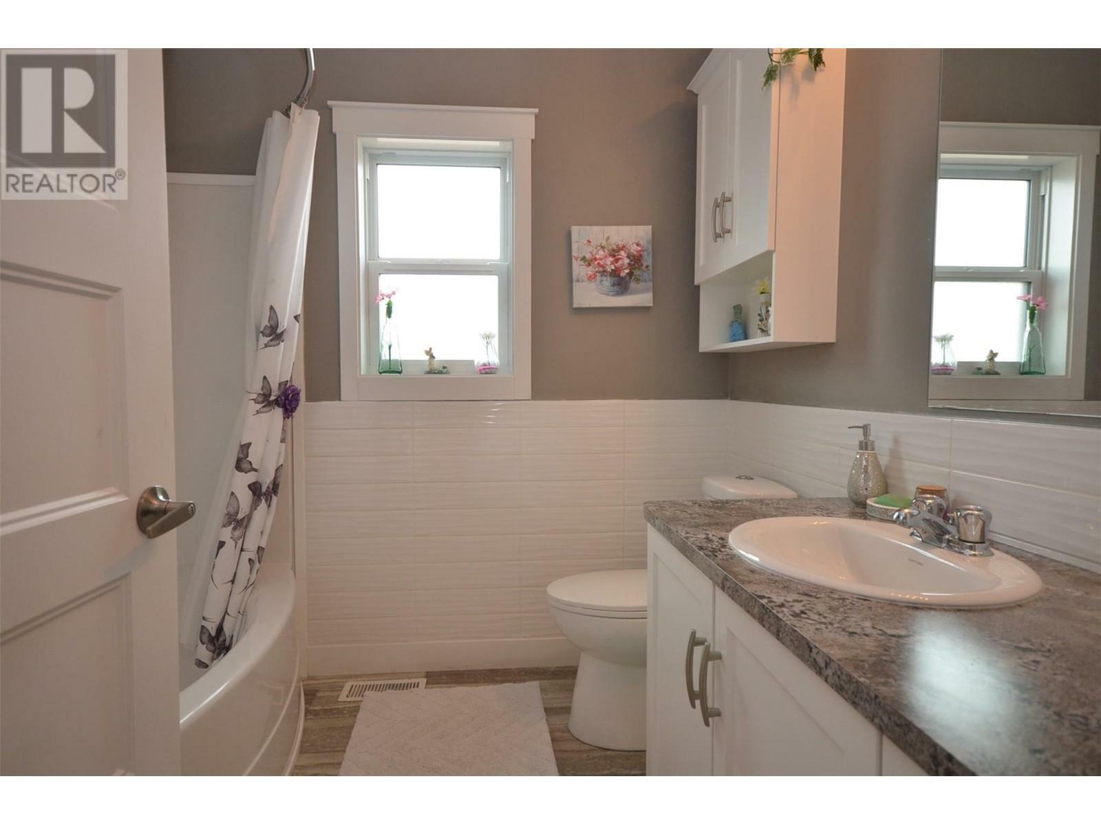 VERNON, British Columbia, V1H 1R8, CA, 2 Bedrooms Bedrooms, ,2 BathroomsBathrooms,Residential,For Sale,1837064