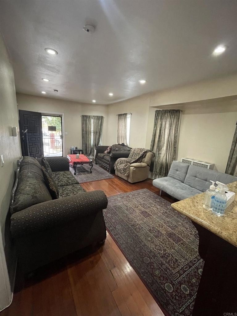 425 N Westlake Ave, Los Angeles, California, 90026, United States, 2 Bedrooms Bedrooms, ,2 BathroomsBathrooms,Residential,For Sale,425 N Westlake Ave,1670311