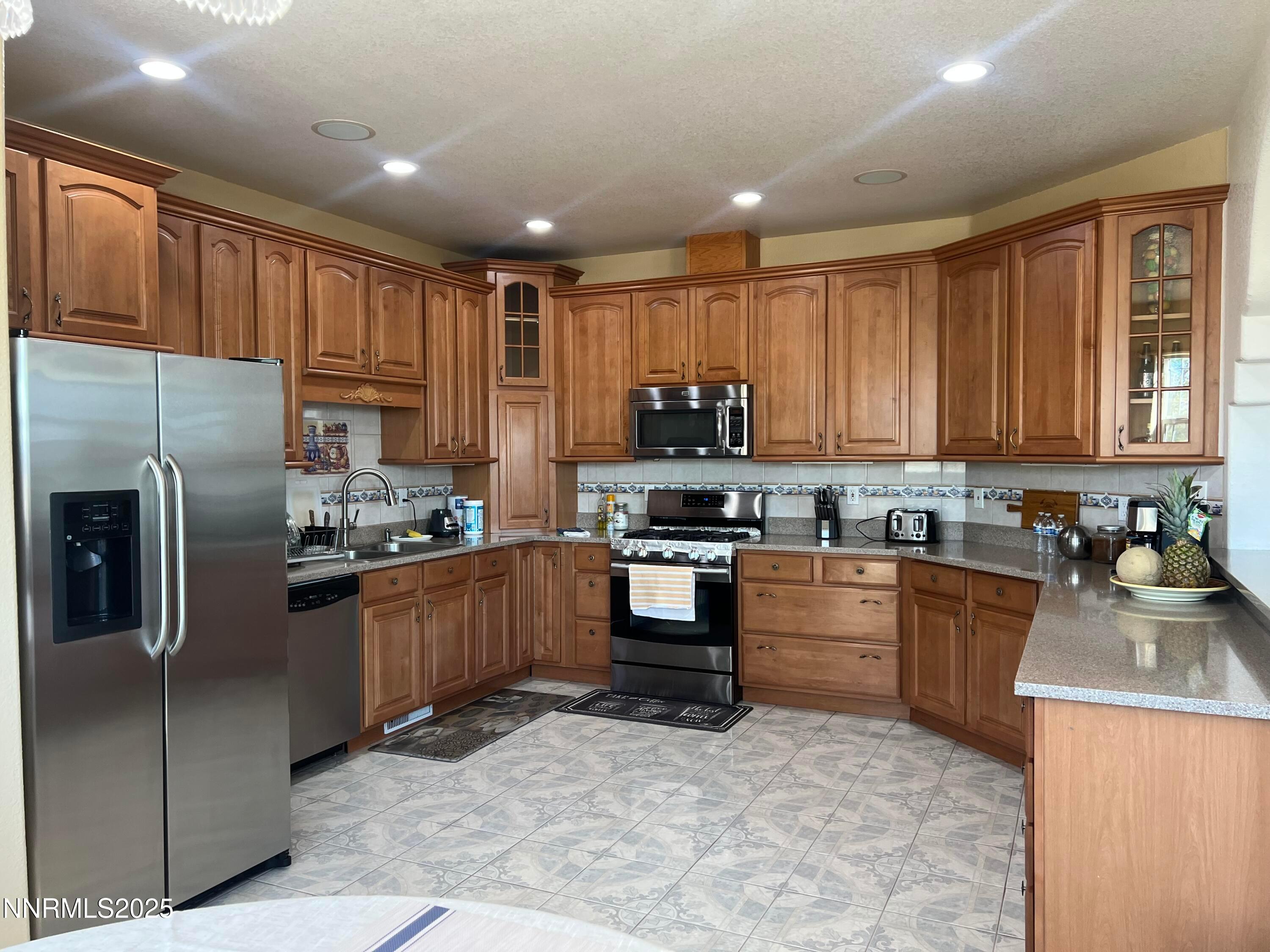 Sparks, Nevada, 89436, United States, 6 Bedrooms Bedrooms, ,4 BathroomsBathrooms,Residential,For Sale,1838343