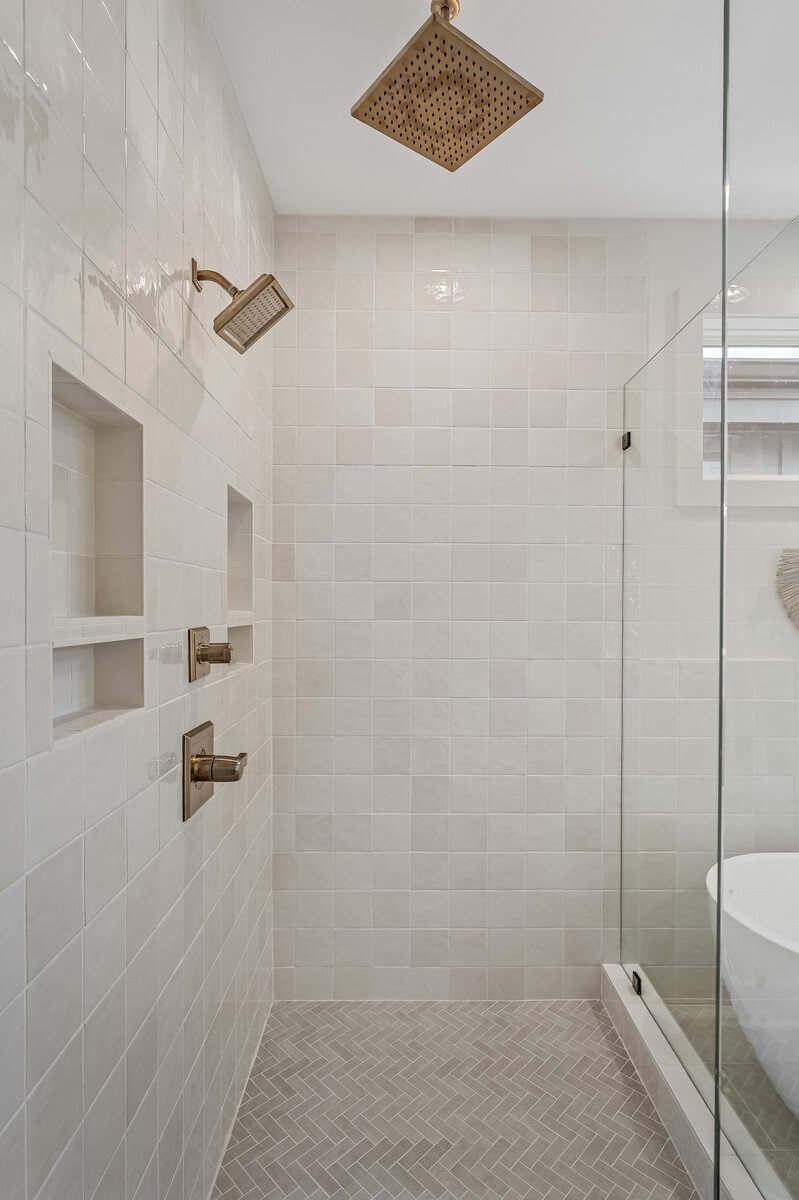 Nashville, Tennessee, 37206, United States, 4 Bedrooms Bedrooms, ,7 BathroomsBathrooms,Residential,For Sale,1989518