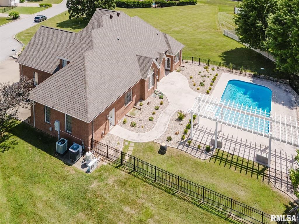 Bismarck, Illinois, 62959, United States, 5 Bedrooms Bedrooms, ,Residential,For Sale,1885319