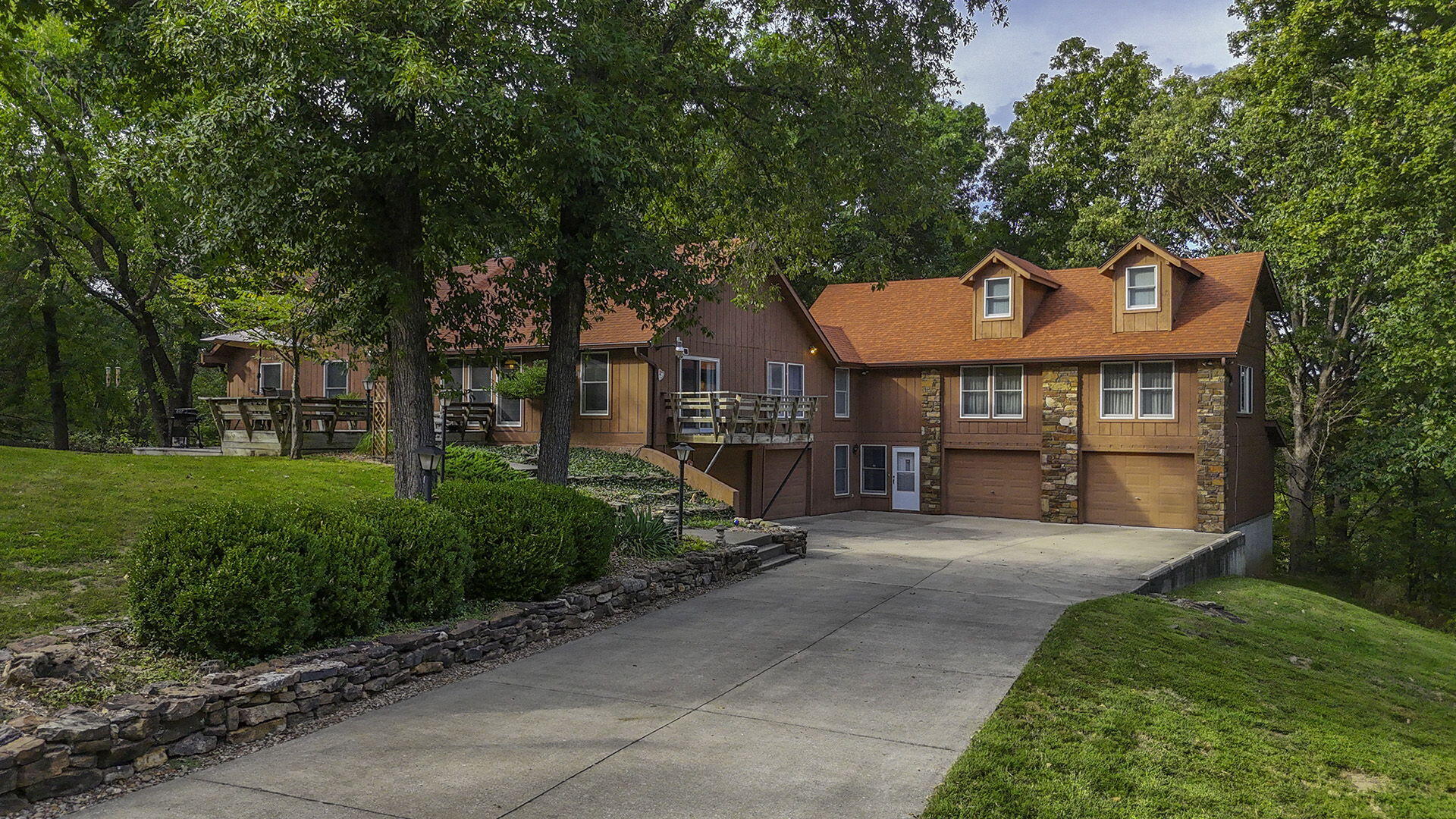 COLUMBIA, Missouri, 65203, United States, 5 Bedrooms Bedrooms, ,3 BathroomsBathrooms,Residential,For Sale,1975322