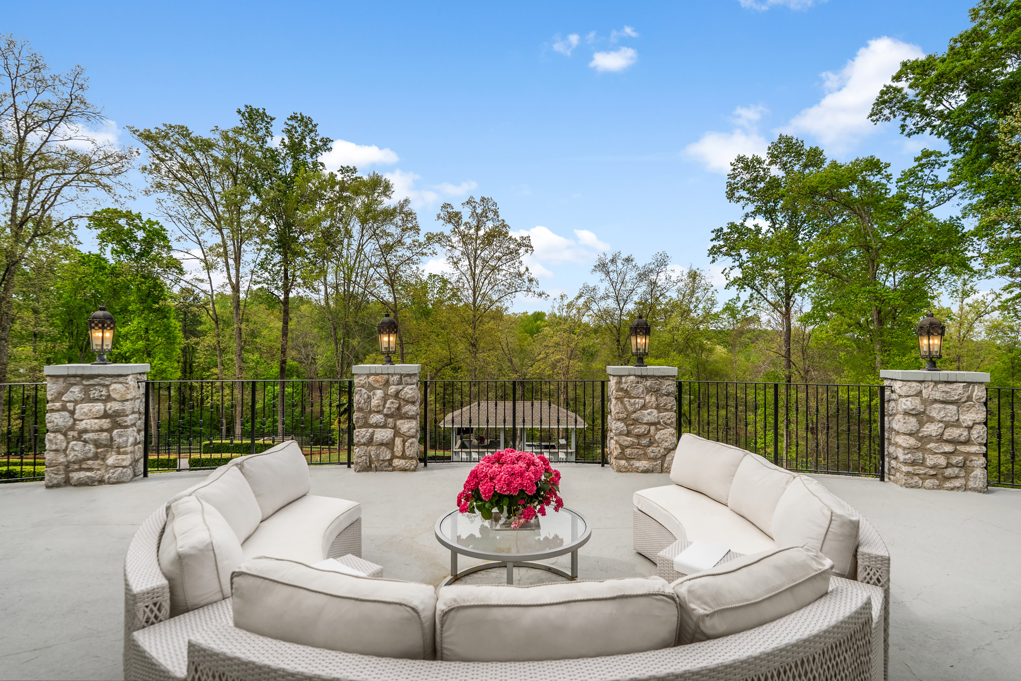  Experience Elevated Living in this Exceptional Estate-Style Residence - 物件實景