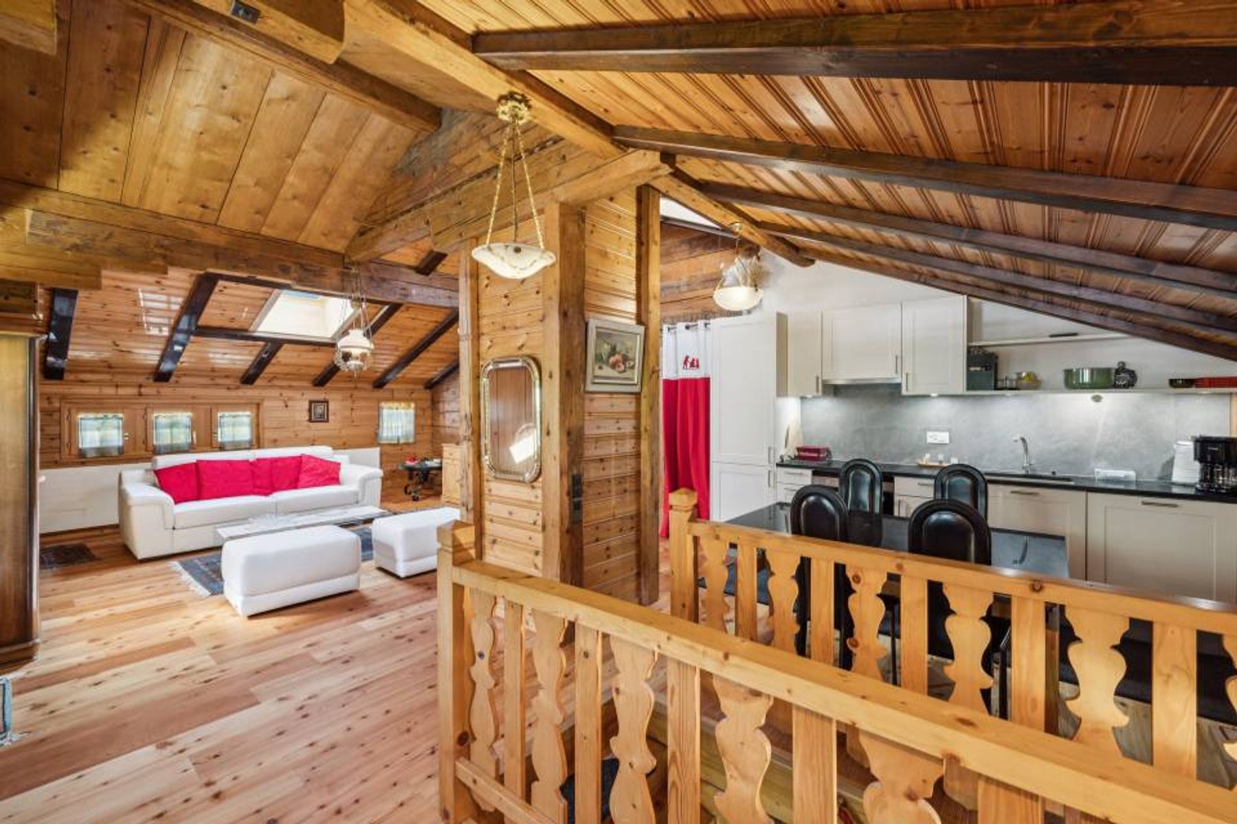  Chalet with two apartments and authentic charm - 物件實景