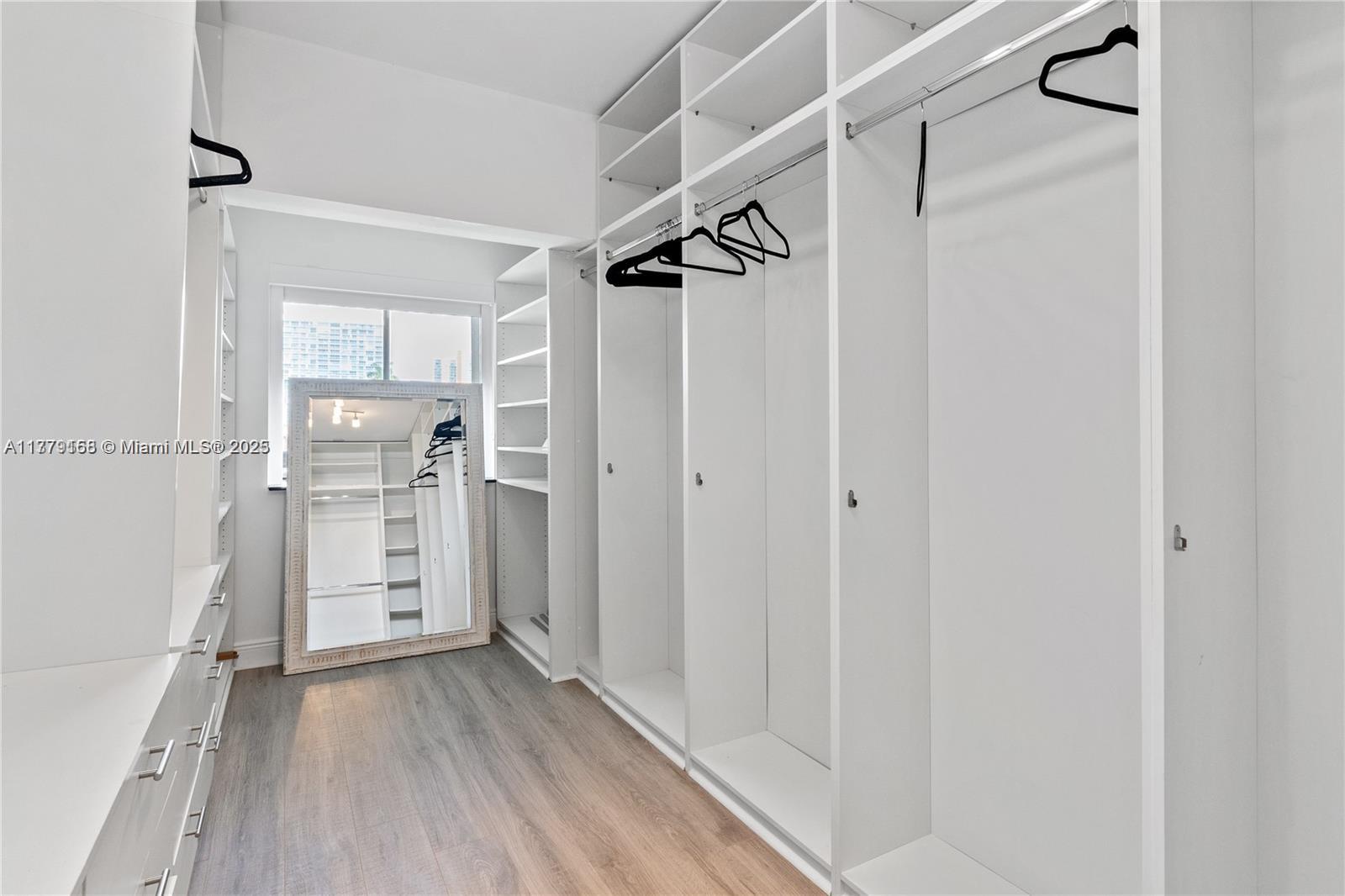 Sunny Isles Beach, Florida, 33160, United States, 3 Bedrooms Bedrooms, ,3 BathroomsBathrooms,Residential,For Sale,1762463