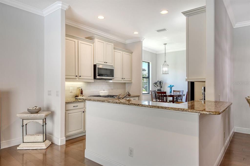 Bradenton, Florida, 34201, United States, 2 Bedrooms Bedrooms, ,2 BathroomsBathrooms,Residential,For Sale,1961743