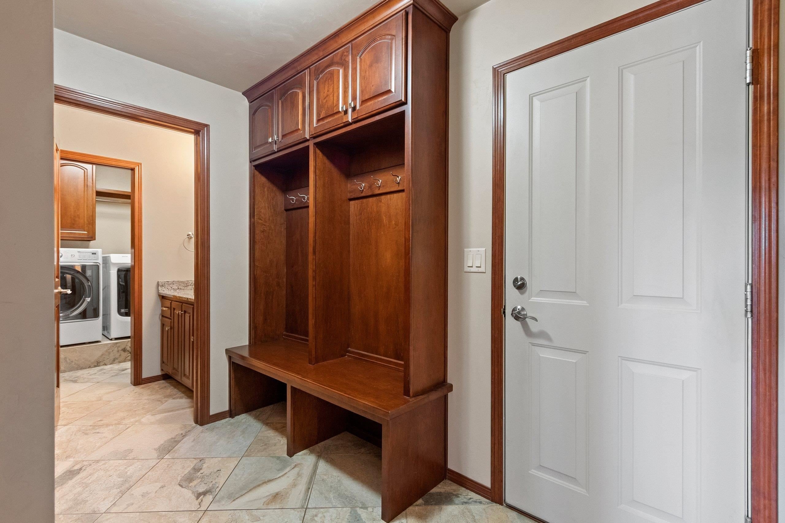 DE PERE, Wisconsin, 54115, United States, 5 Bedrooms Bedrooms, ,4 BathroomsBathrooms,Residential,For Sale,2048678