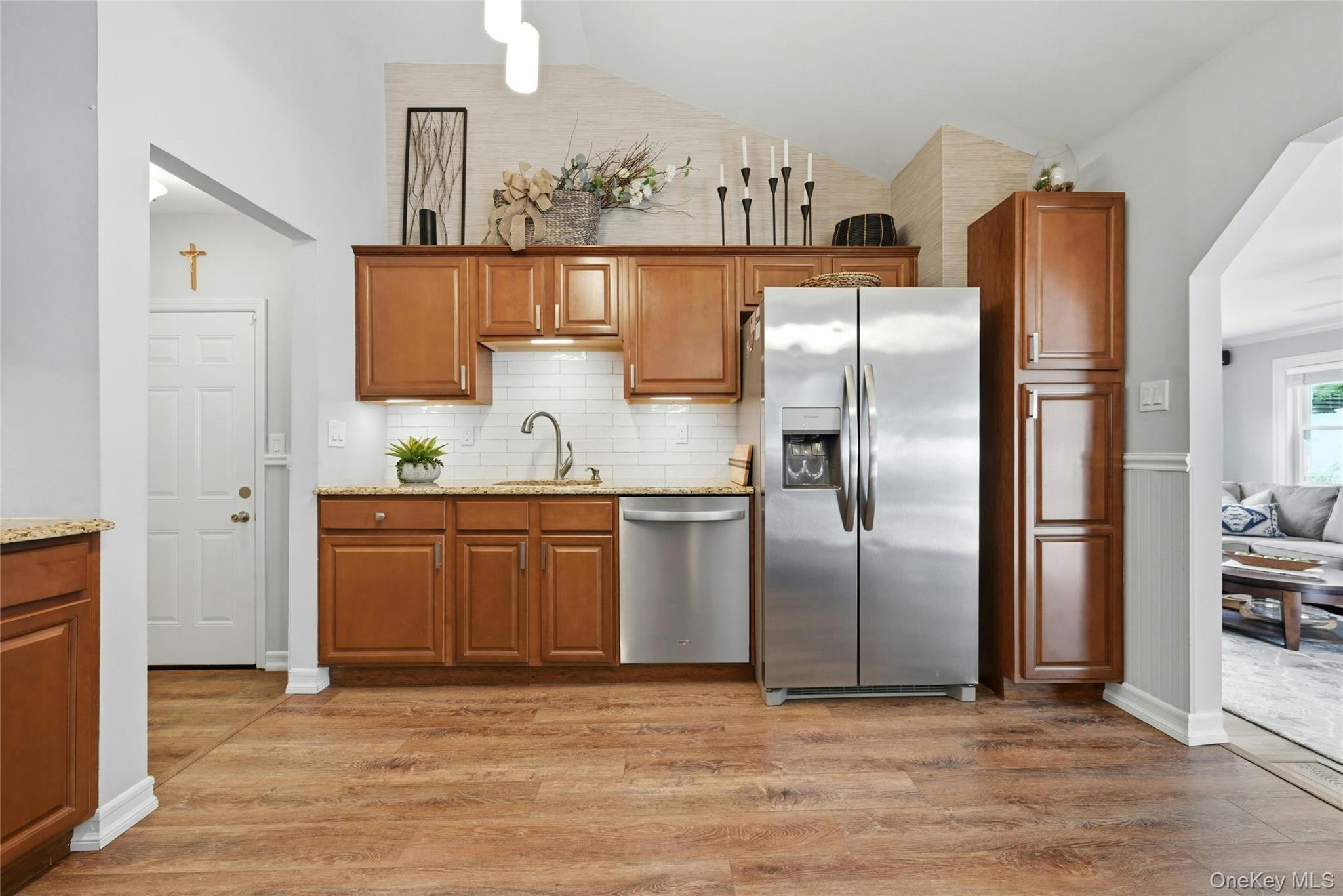  139 N Summit Avenue, Patchogue, NY, 11772 - 物件實景