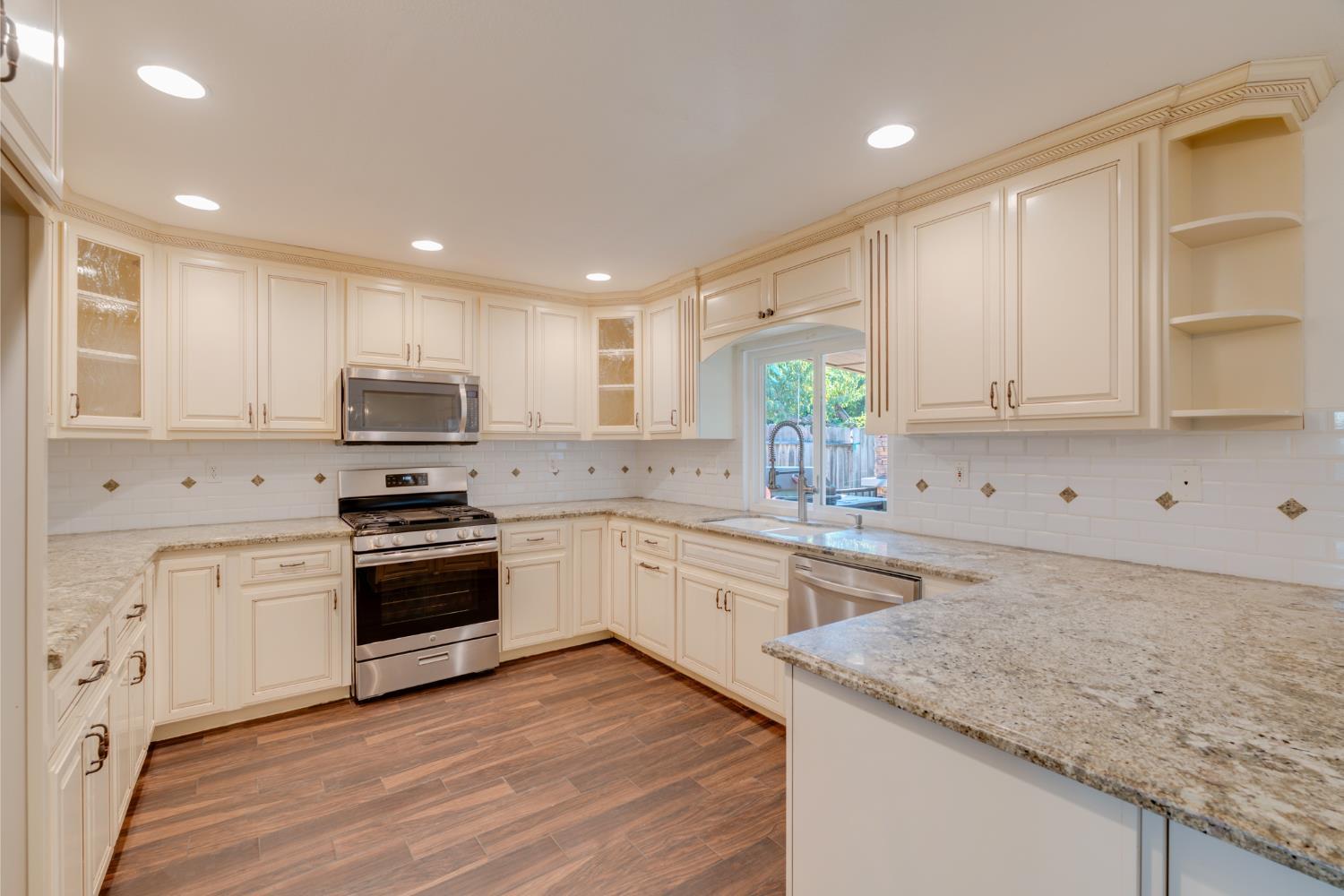 Oakdale, California, 95361, United States, 4 Bedrooms Bedrooms, ,3 BathroomsBathrooms,Residential,For Sale,1987039