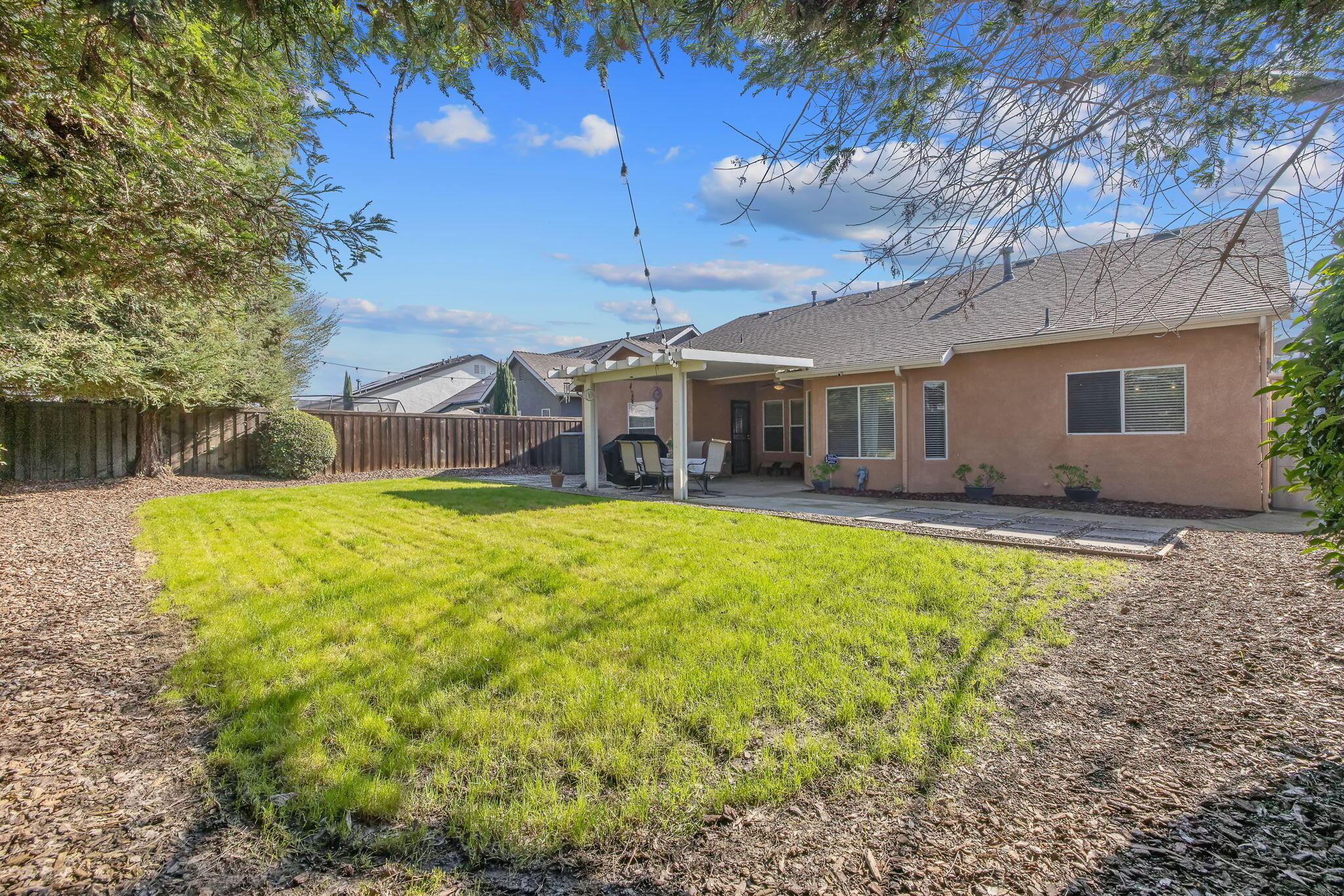 Visalia, California, 93291, United States, 3 Bedrooms Bedrooms, ,2 BathroomsBathrooms,Residential,For Sale,2013807