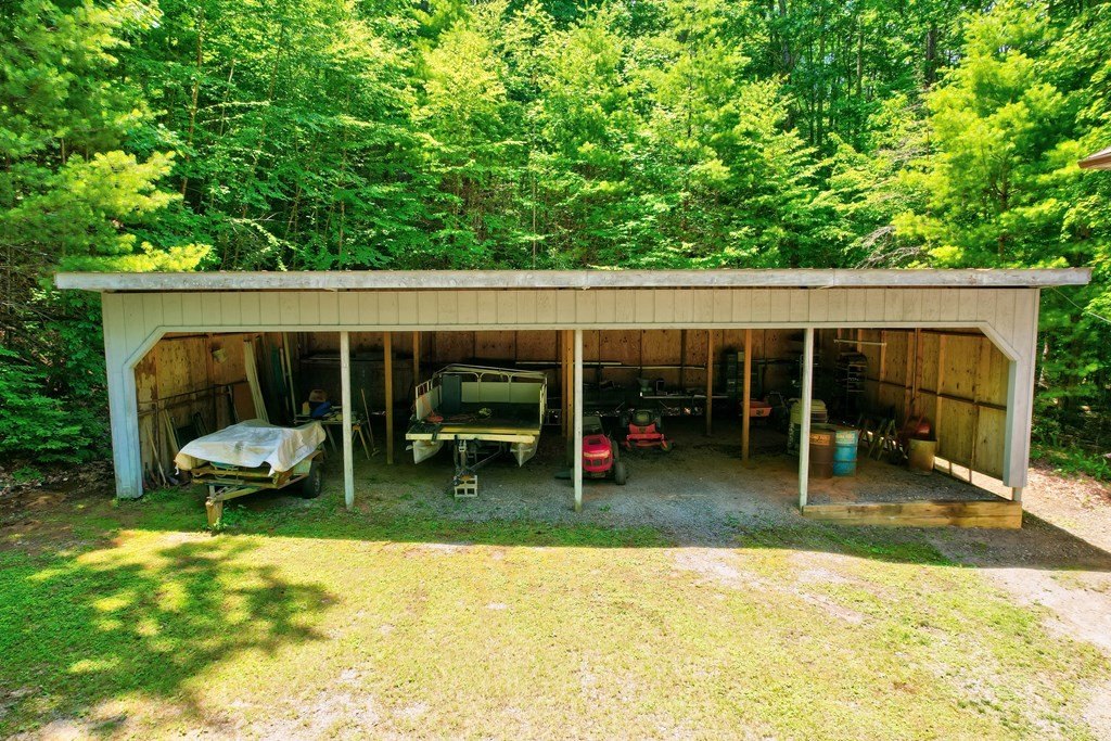 Hiawassee, Georgia, 30546, United States, 3 Bedrooms Bedrooms, ,4 BathroomsBathrooms,Residential,For Sale,1981335