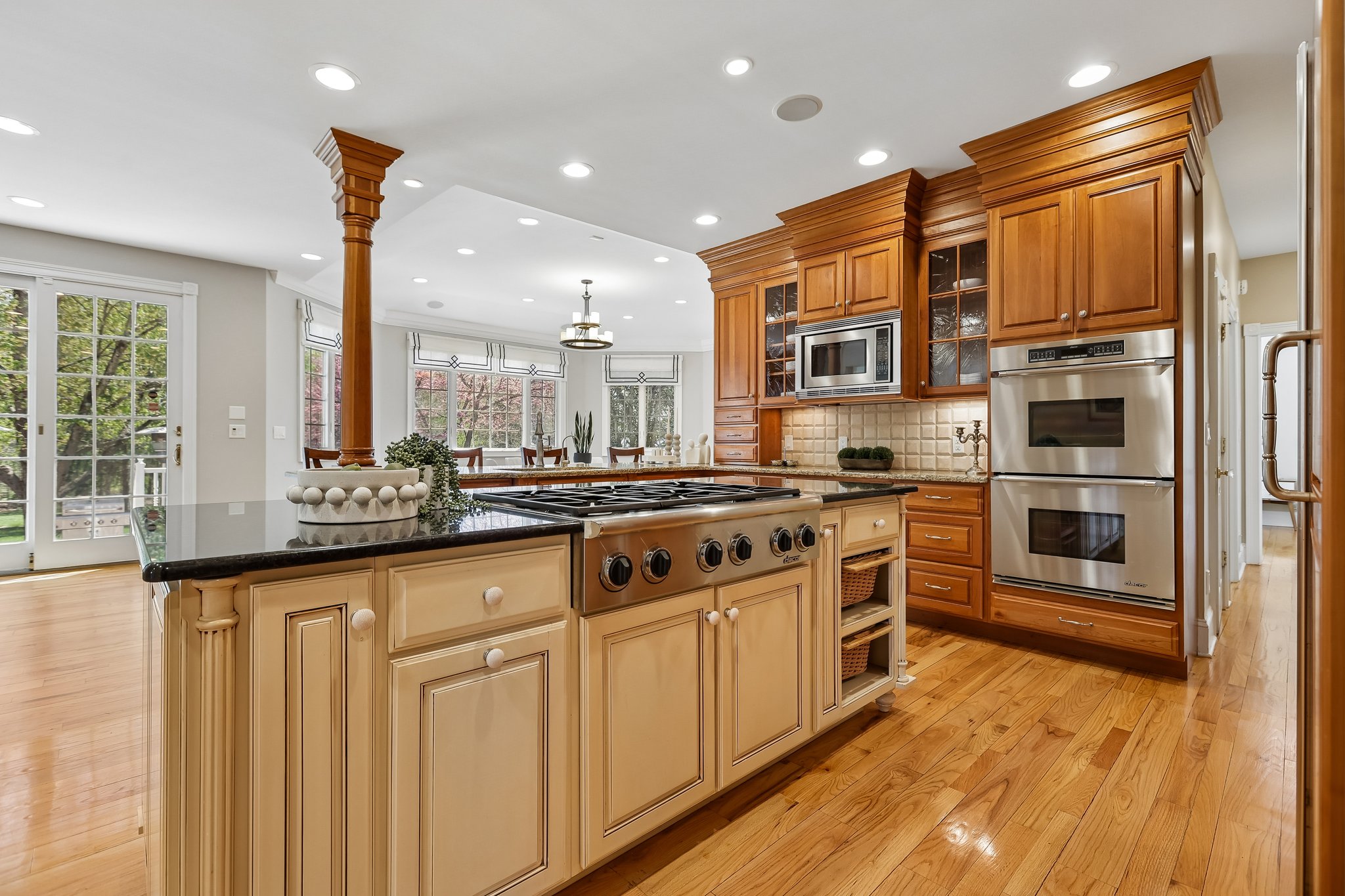  Stunning Belle Mead Estate with Private Theater, Gym, and Designer Finishes - 物件實景
