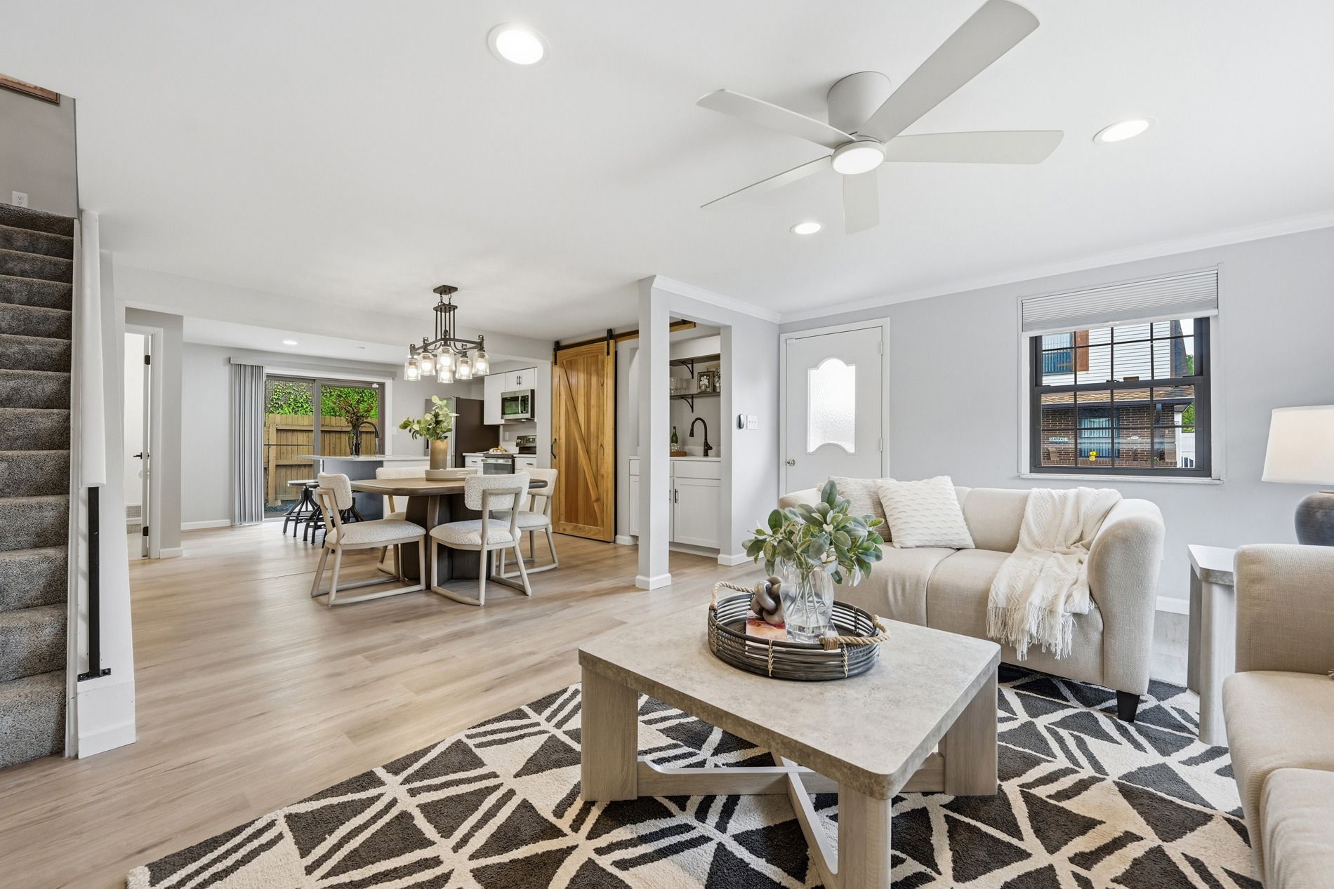  907 Camelot Drive, Pittsburgh, PA 15237 - 物件實景