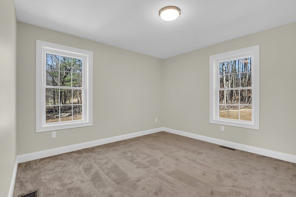 Leominster, Massachusetts, 01453, United States, 3 Bedrooms Bedrooms, ,2 BathroomsBathrooms,Residential,For Sale,1826440