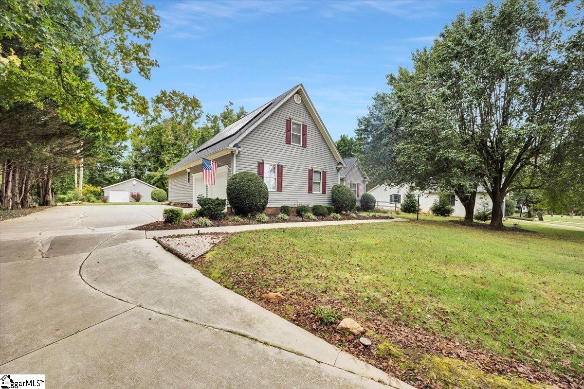 Greenville, South Carolina, 29617, United States, 4 Bedrooms Bedrooms, ,3 BathroomsBathrooms,Residential,For Sale,1955283