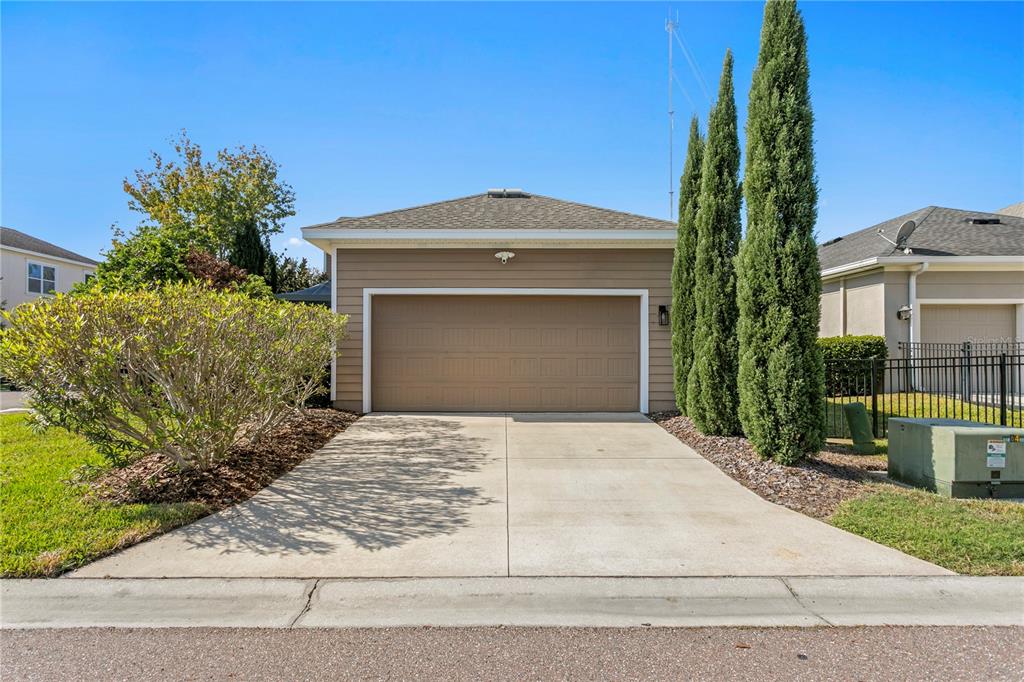 Lithia, Florida, 33547, United States, 5 Bedrooms Bedrooms, ,4 BathroomsBathrooms,Residential,For Sale,1997364