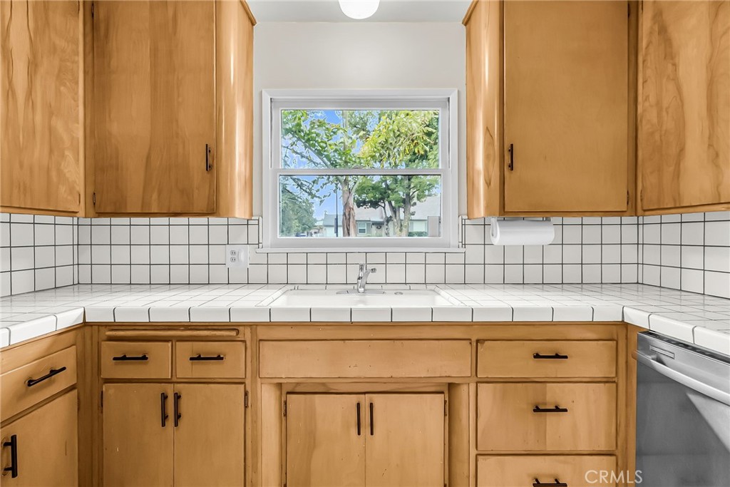 Riverside, California, 92506, United States, 3 Bedrooms Bedrooms, ,2 BathroomsBathrooms,Residential,For Sale,2001609