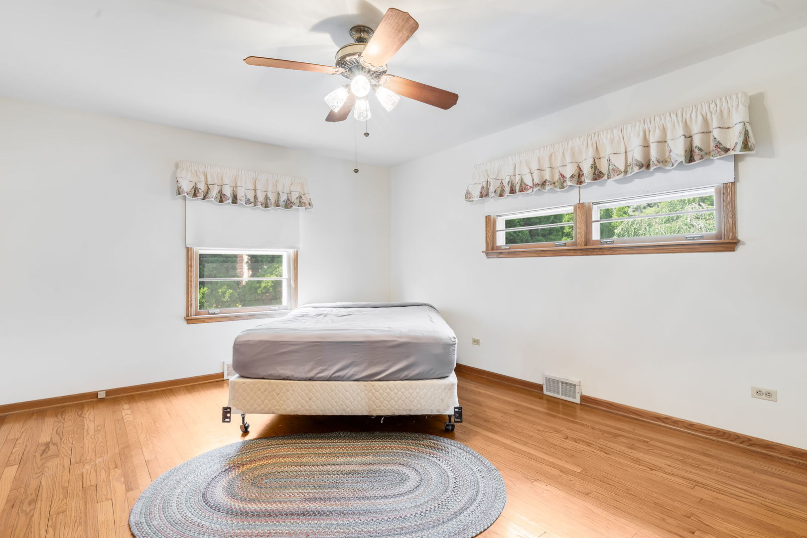 Palatine, Illinois, 60067, United States, 5 Bedrooms Bedrooms, ,3 BathroomsBathrooms,Residential,For Sale,1901159