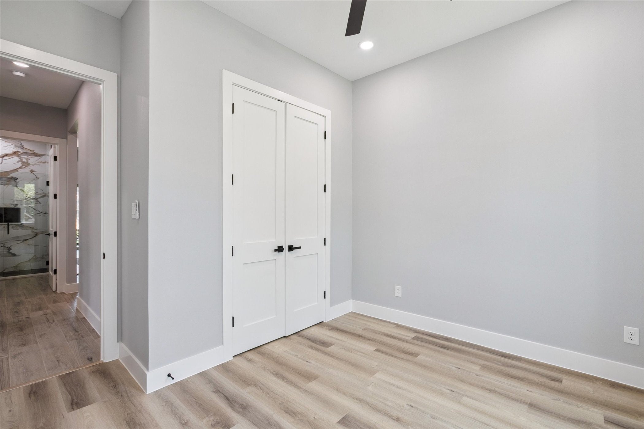 Arlington, Texas, 76012, United States, 4 Bedrooms Bedrooms, ,3 BathroomsBathrooms,Residential,For Sale,1974791