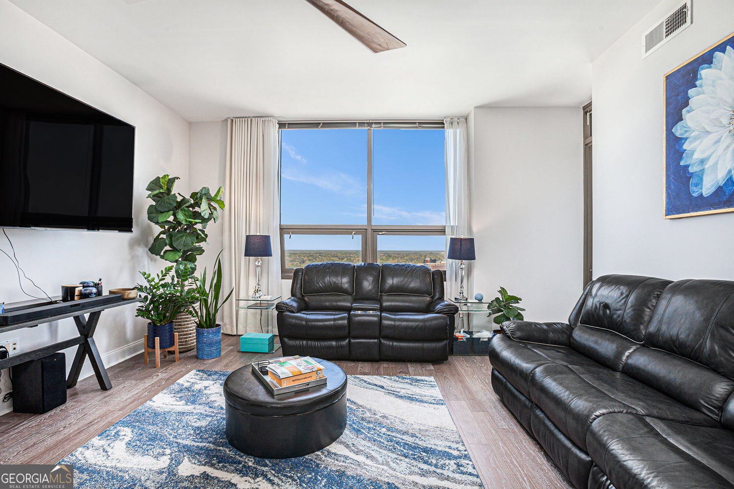 Atlanta, Georgia, 30363, United States, 3 Bedrooms Bedrooms, ,3 BathroomsBathrooms,Residential,For Sale,1859016