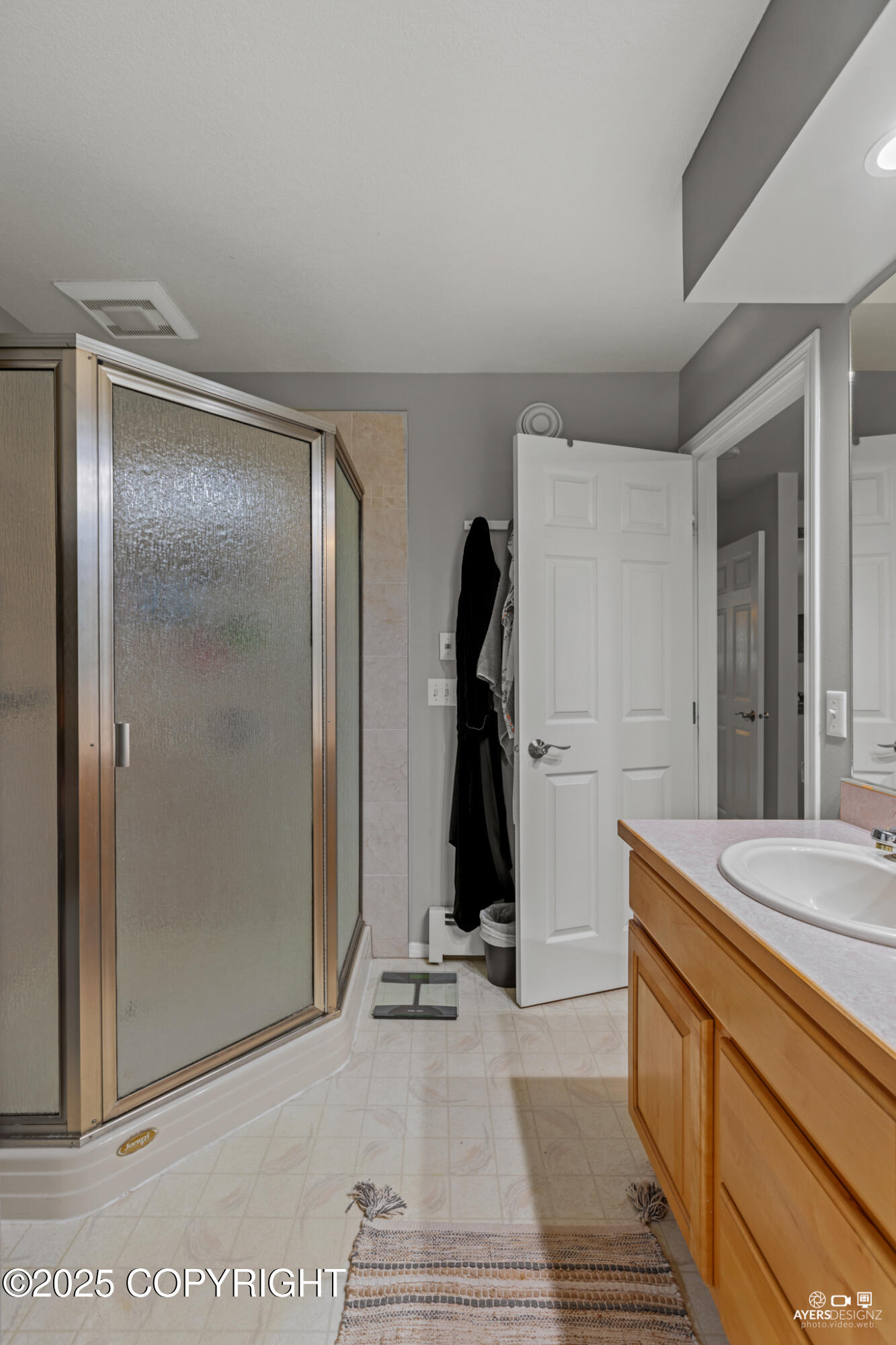 Soldotna, Alaska, 99669, United States, 4 Bedrooms Bedrooms, ,3 BathroomsBathrooms,Residential,For Sale,1981702