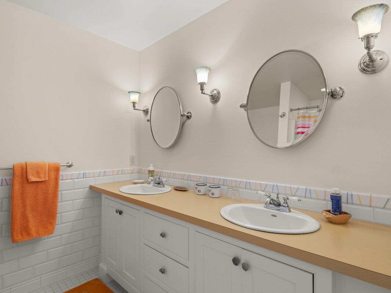 Ferrisburgh, Vermont, 05491, United States, 5 Bedrooms Bedrooms, ,3 BathroomsBathrooms,Residential,For Sale,1728733