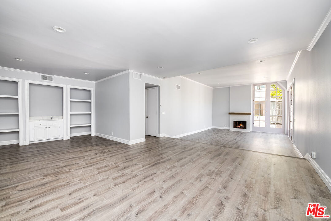 Los Angeles, California, 90024, United States, 2 Bedrooms Bedrooms, ,2 BathroomsBathrooms,Residential,For Sale,1908250
