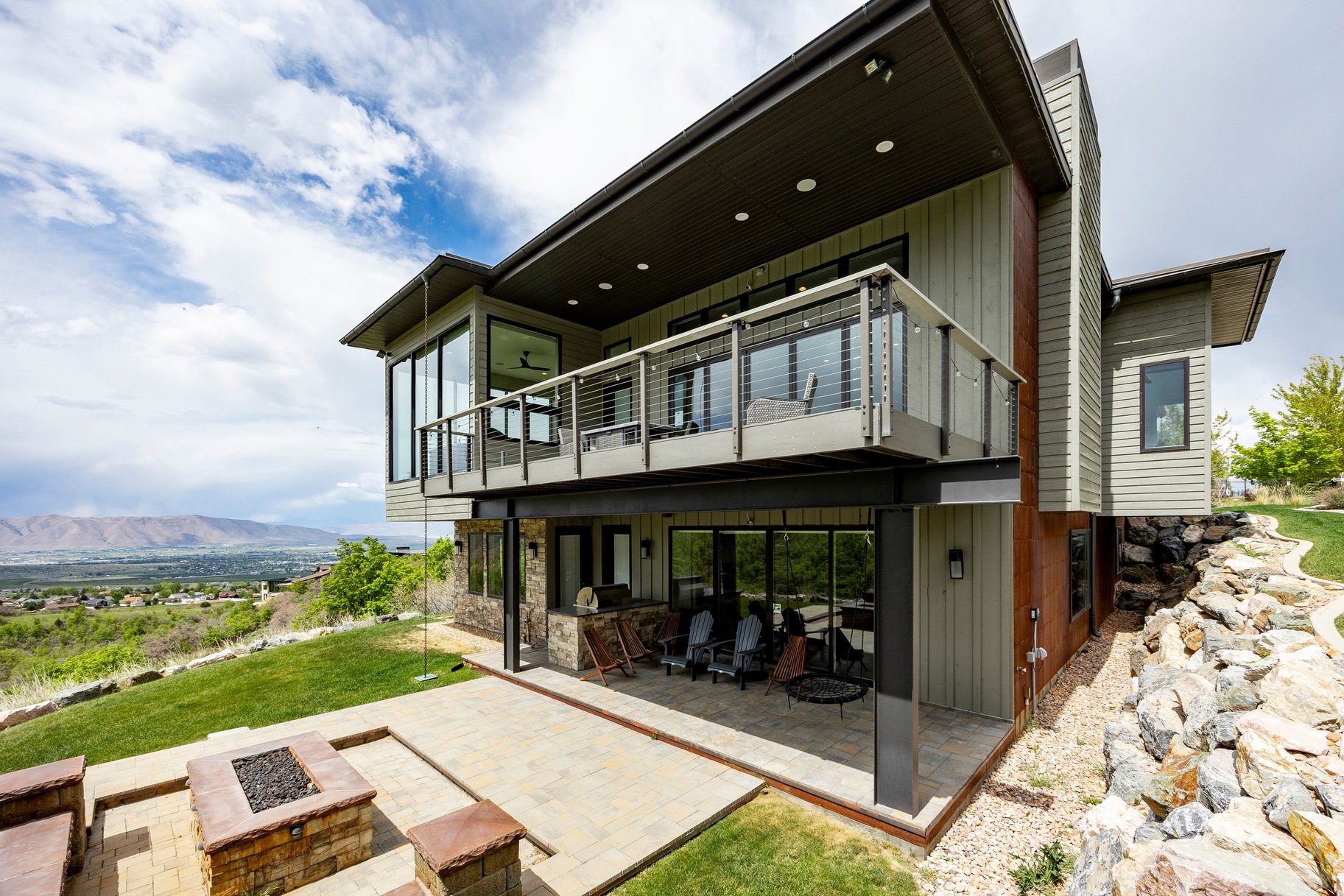  Mountain Contemporary Masterpiece with Panoramic Summit Creek Views - 物件實景