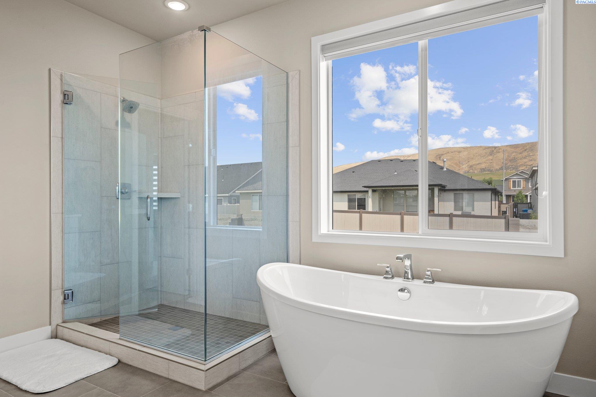 Richland, Washington, 99352, United States, 4 Bedrooms Bedrooms, ,3 BathroomsBathrooms,Residential,For Sale,1766323