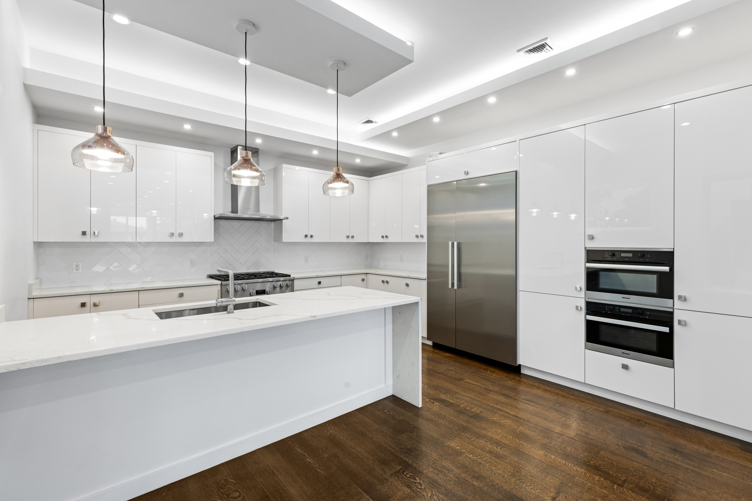  712 Undercliff Avenue, Edgewater, NJ, 07020 - 物件實景