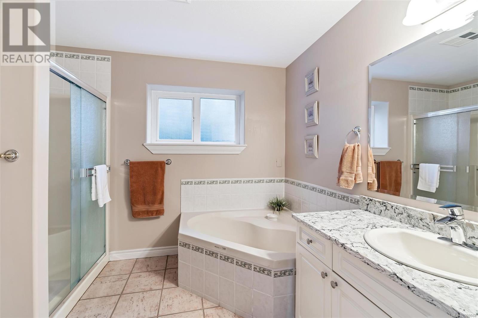 DUNCAN, British Columbia, V9L 5P3, CA, 4 Bedrooms Bedrooms, ,3 BathroomsBathrooms,Residential,For Sale,1908647