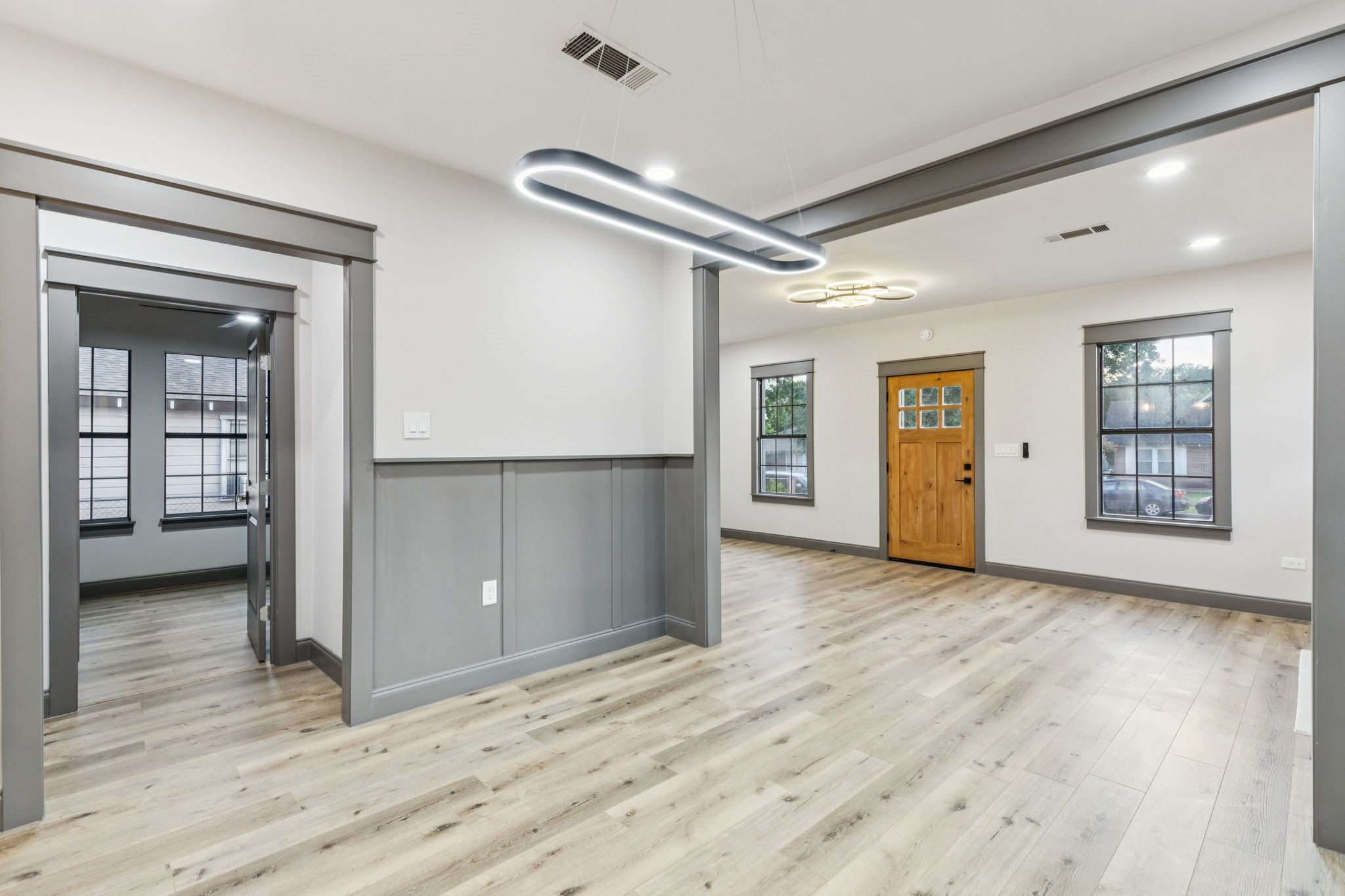 Dallas, Texas, 75208, United States, 3 Bedrooms Bedrooms, ,3 BathroomsBathrooms,Residential,For Sale,1926377