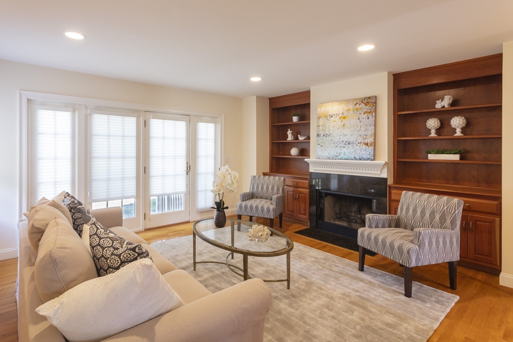 Newton, Massachusetts, 02161, United States, 3 Bedrooms Bedrooms, ,4 BathroomsBathrooms,Residential,For Sale,1940843