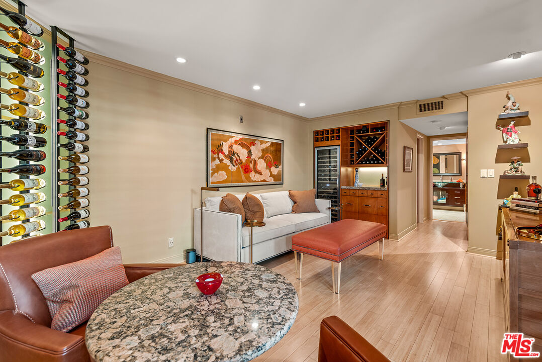 West Hollywood, California, 90069, United States, 2 Bedrooms Bedrooms, ,3 BathroomsBathrooms,Residential,For Sale,1898425