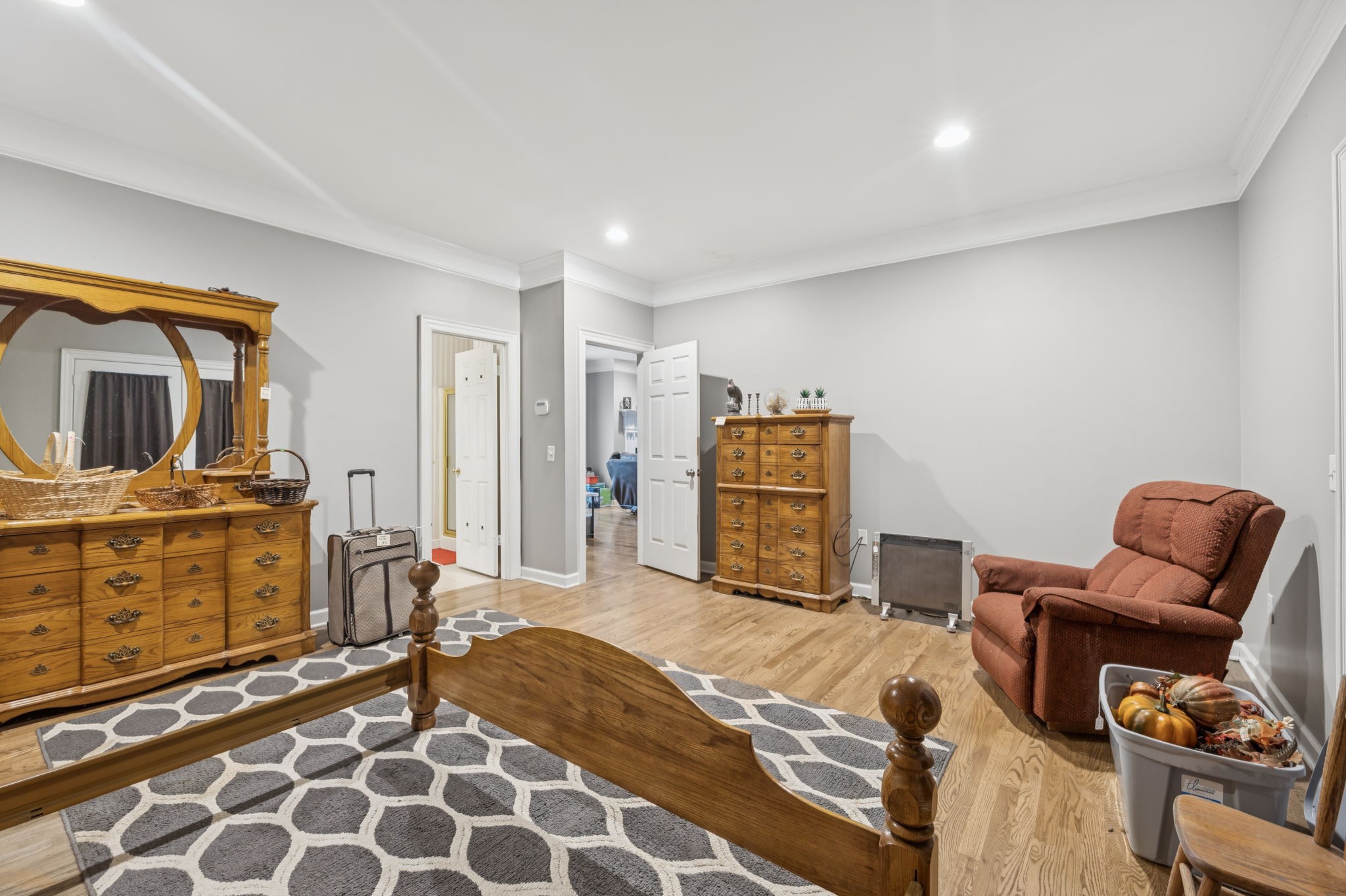 Lawrenceburg, Tennessee, 38464, United States, 5 Bedrooms Bedrooms, ,4 BathroomsBathrooms,Residential,For Sale,1967906